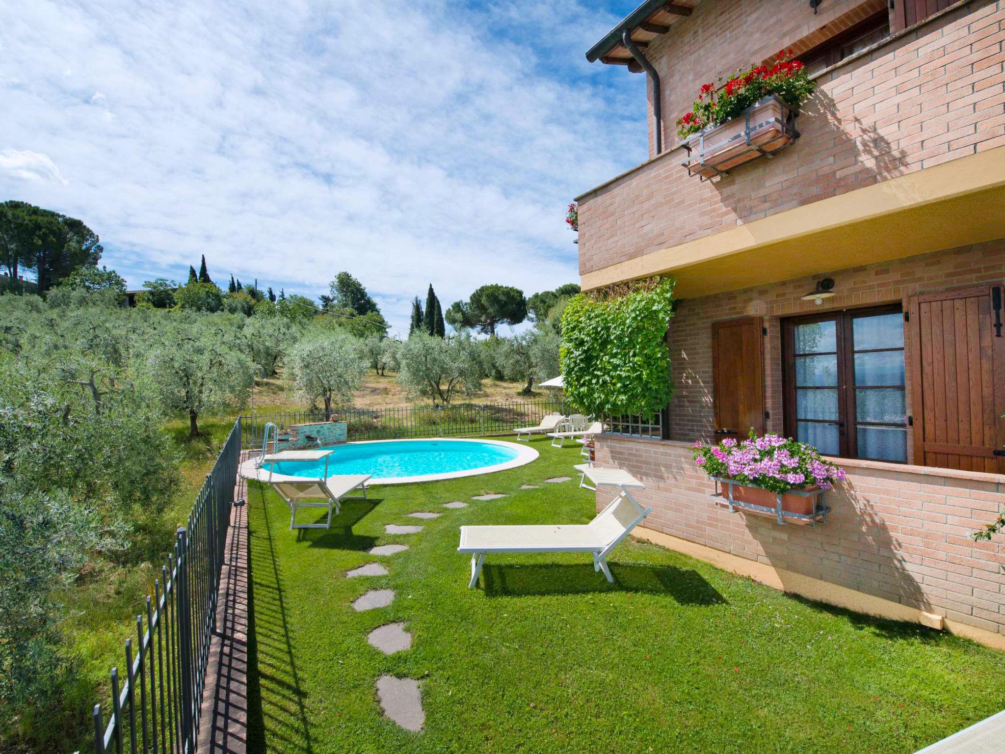 Photo 7 - Appartement de 2 chambres à San Gimignano avec piscine et jardin