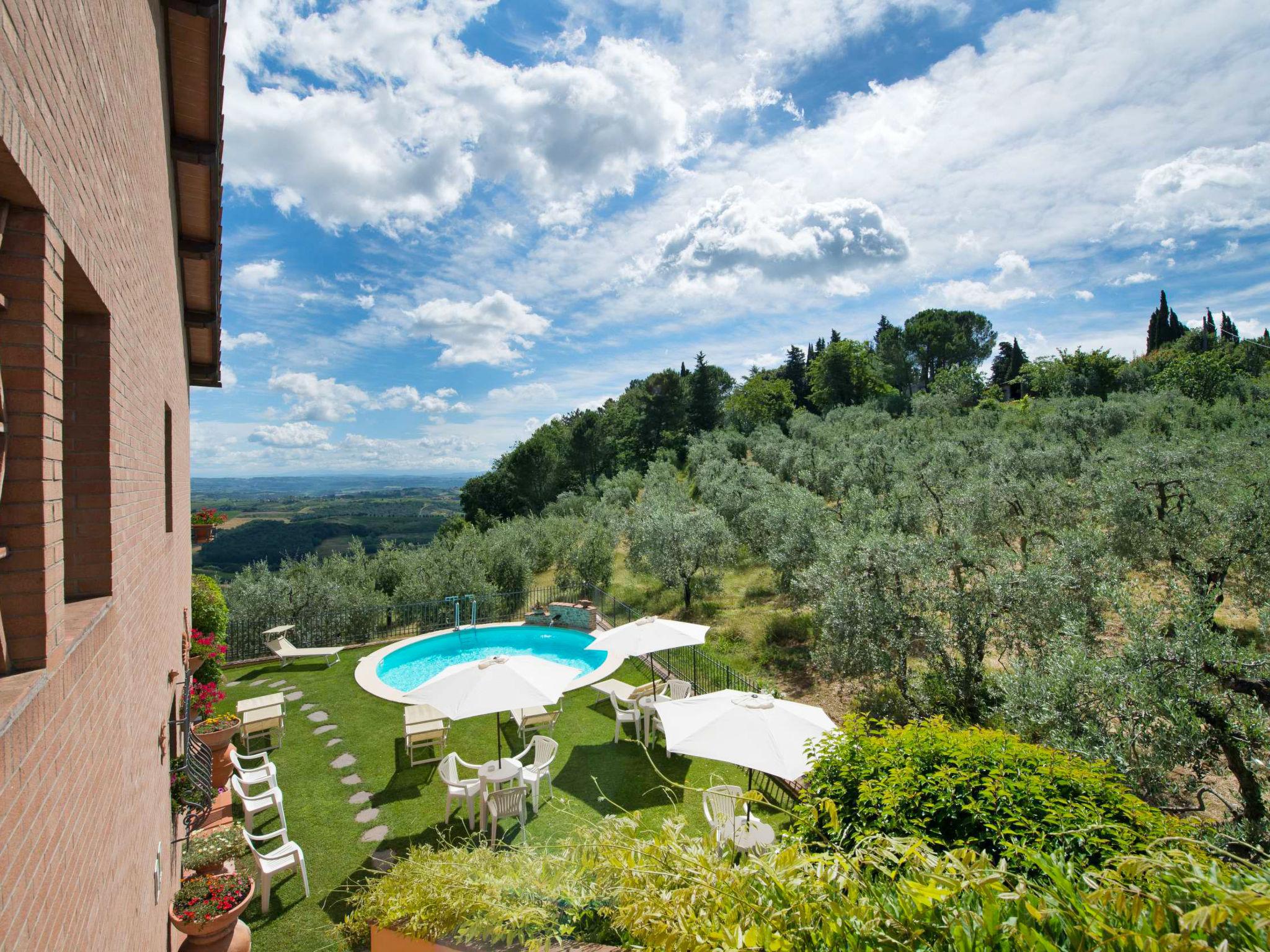 Foto 3 - Apartamento de 2 habitaciones en San Gimignano con piscina y jardín