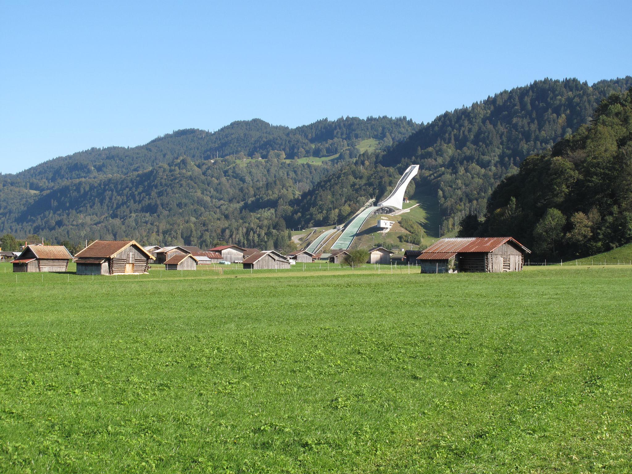 Foto 26 - Apartamento de 2 quartos em Garmisch-Partenkirchen com vista para a montanha