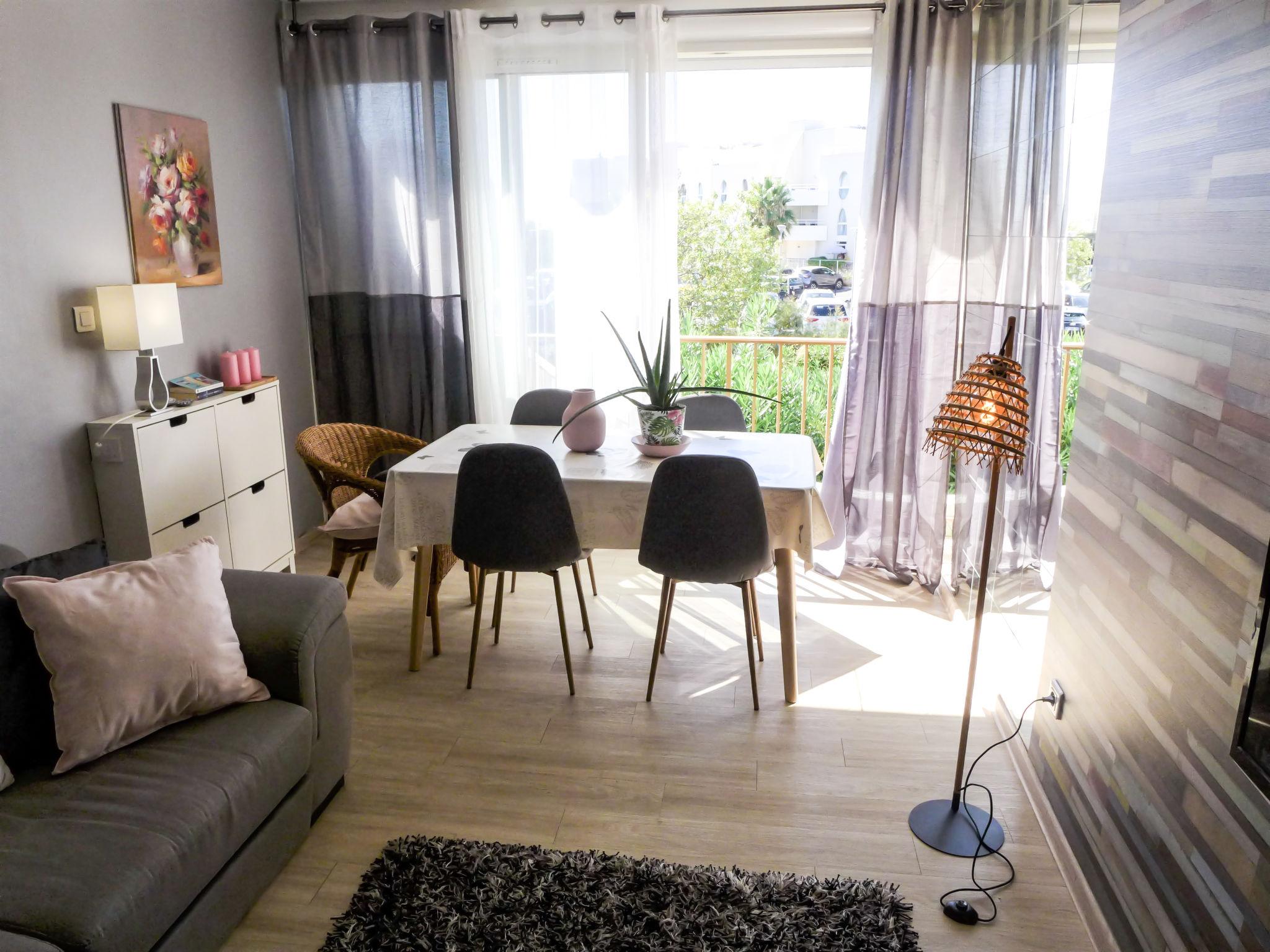 Foto 9 - Apartamento de 1 habitación en La Grande-Motte con vistas al mar