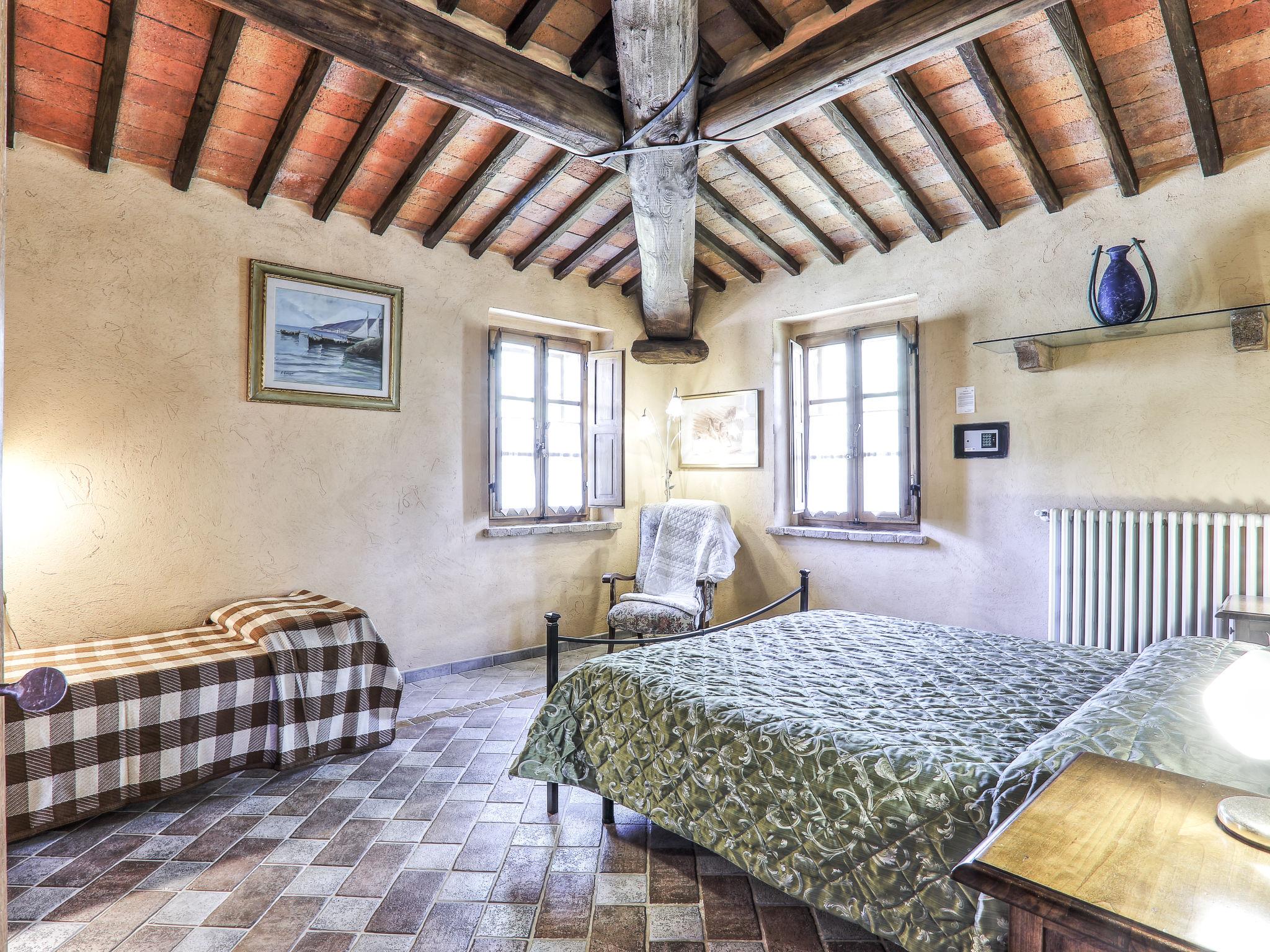 Foto 25 - Casa de 7 quartos em Castellina in Chianti com piscina privada e jardim