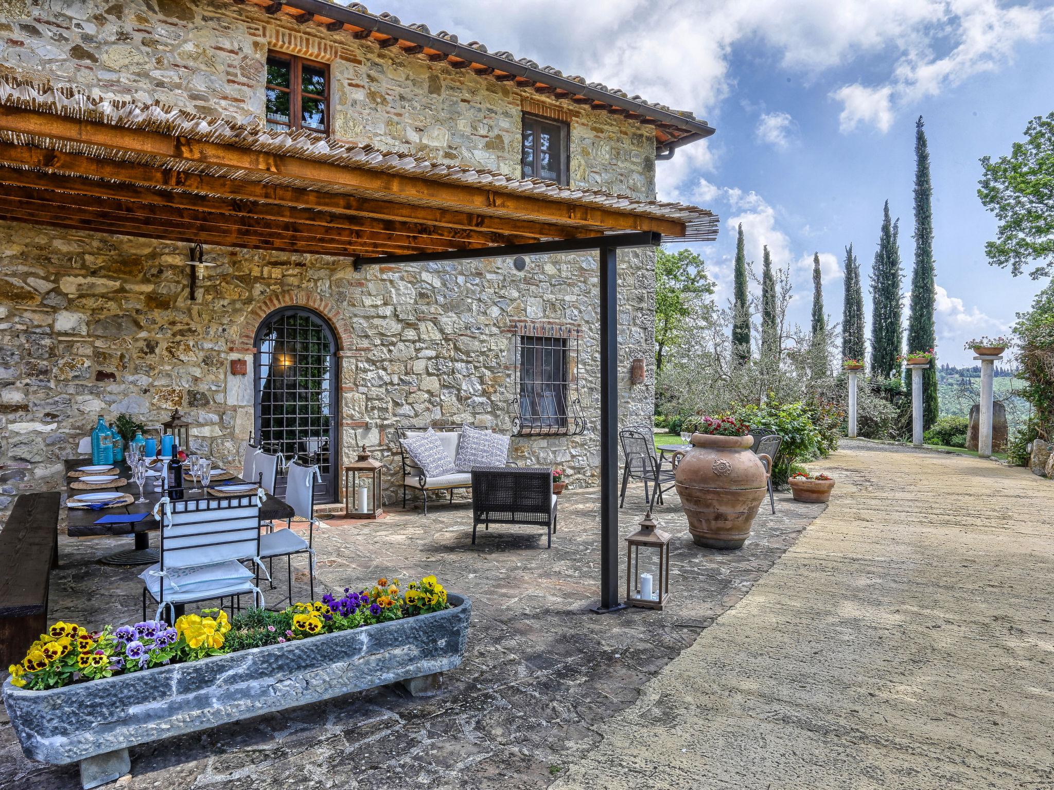 Foto 2 - Casa de 7 quartos em Castellina in Chianti com piscina privada e jardim