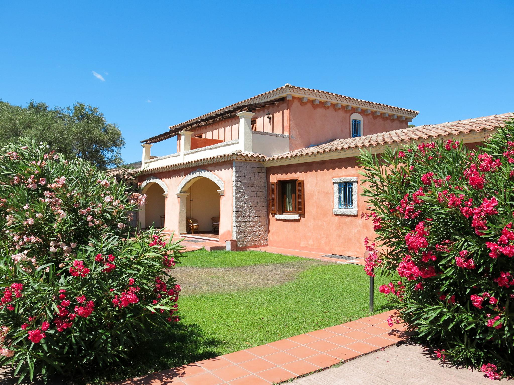 Foto 1 - Apartamento de 2 quartos em San Teodoro com jardim e vistas do mar