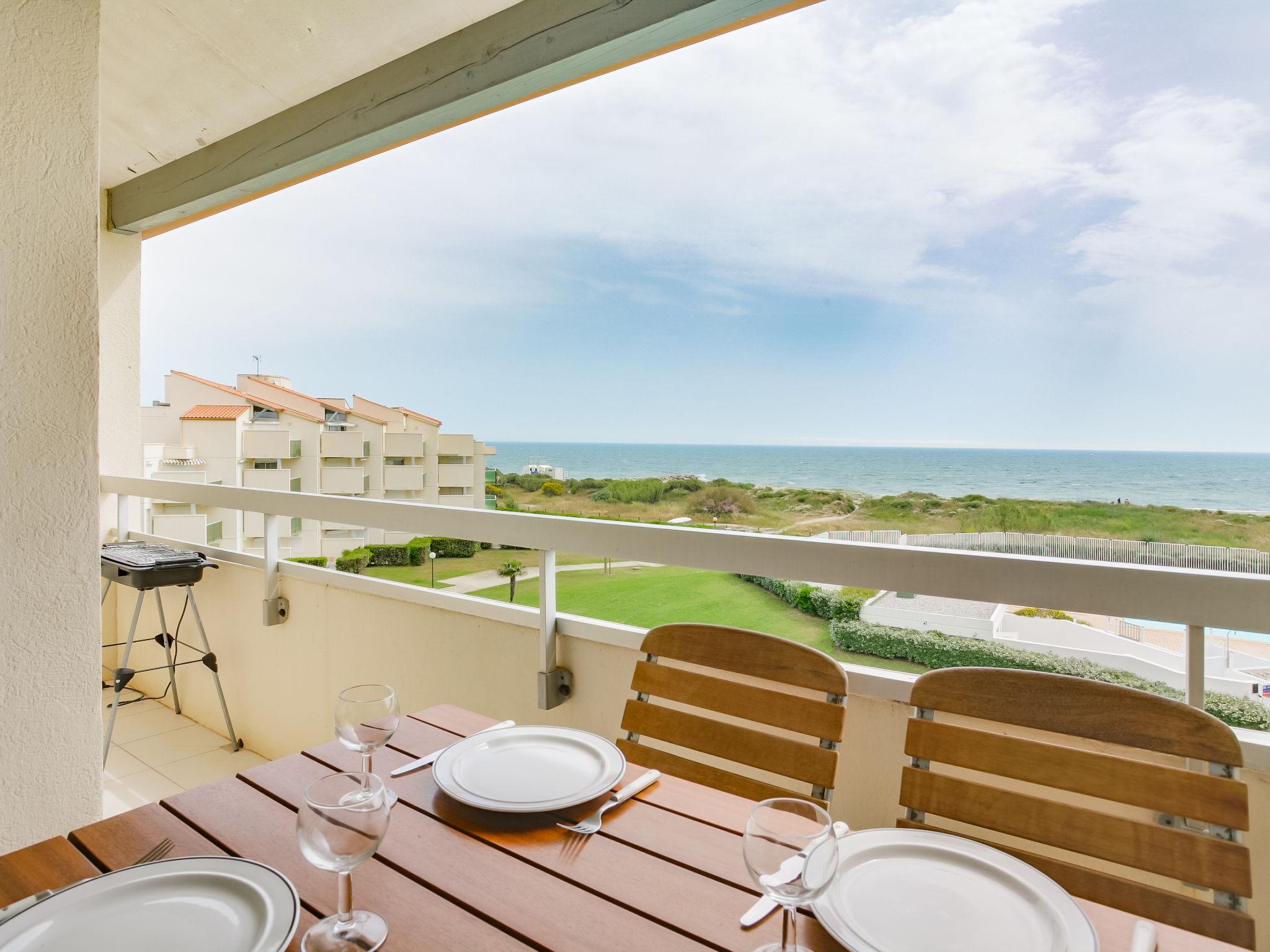 Foto 1 - Appartamento a Saint-Cyprien con piscina e vista mare