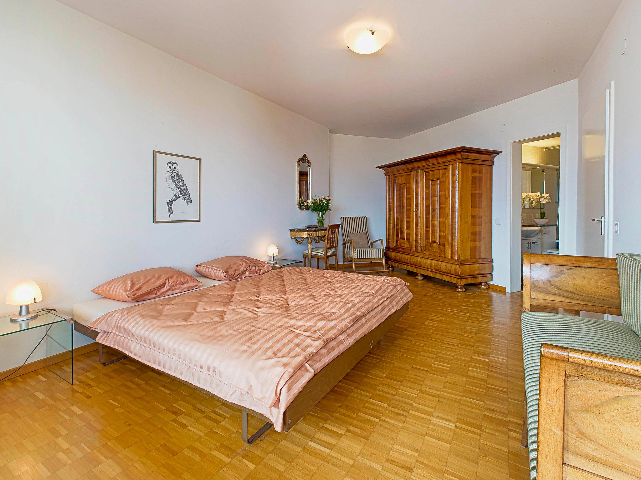 Photo 8 - Appartement de 1 chambre à Ascona avec vues sur la montagne