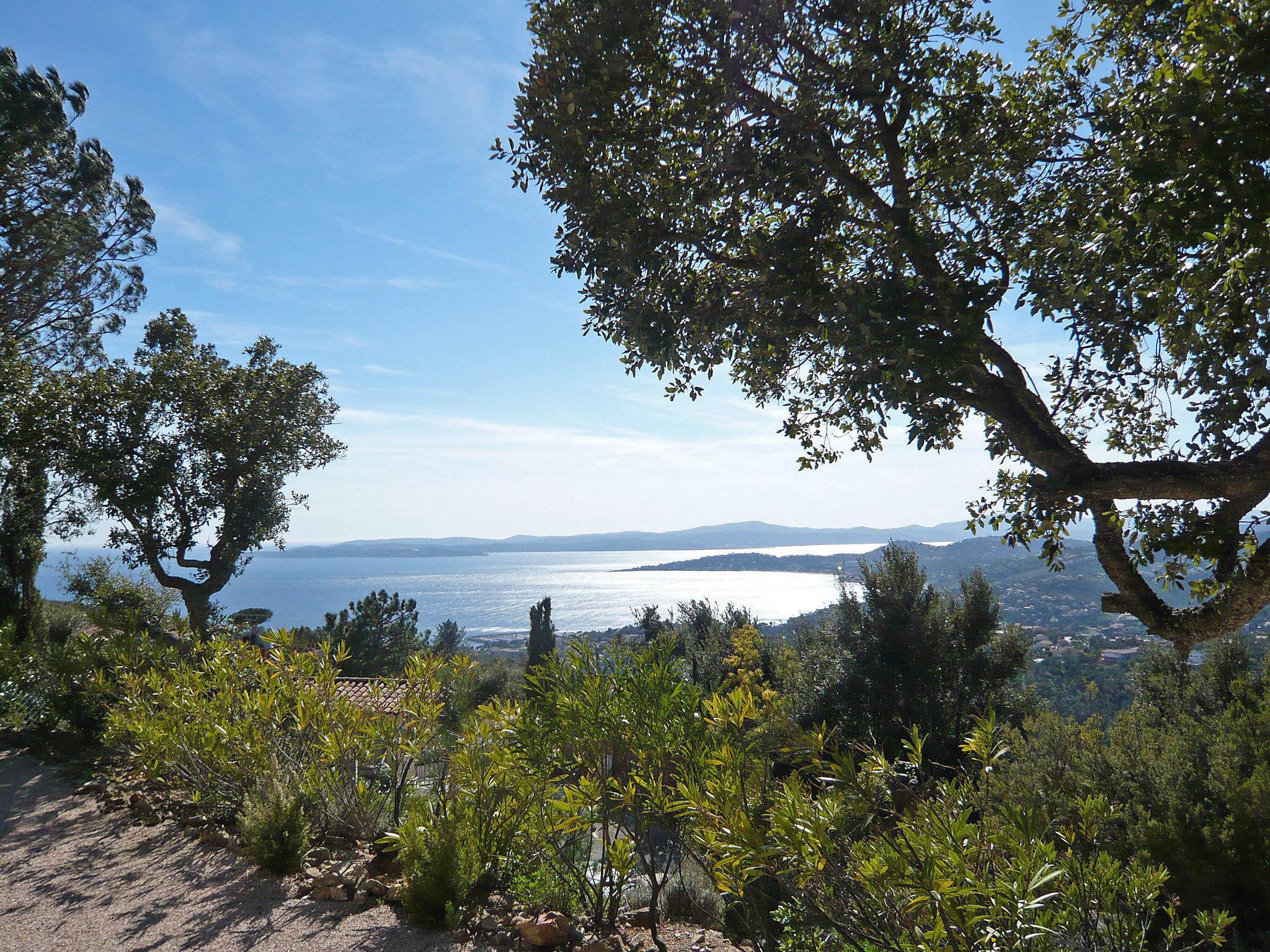 Foto 2 - Haus mit 3 Schlafzimmern in Roquebrune-sur-Argens mit terrasse und blick aufs meer