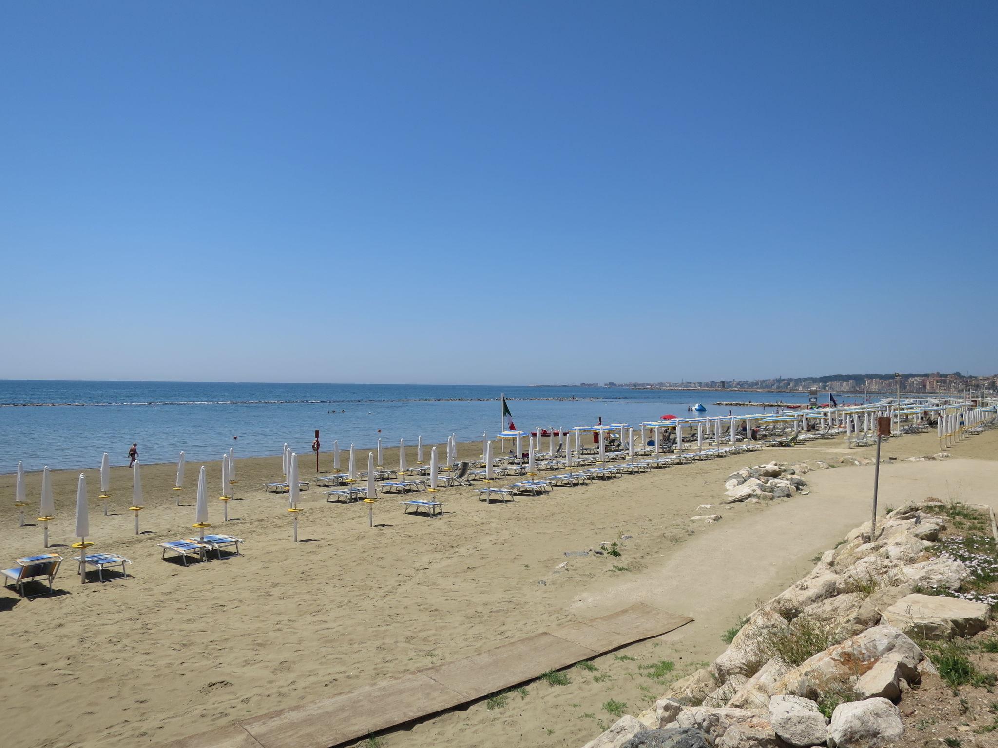 Photo 26 - Appartement de 2 chambres à Anzio avec jardin et vues à la mer