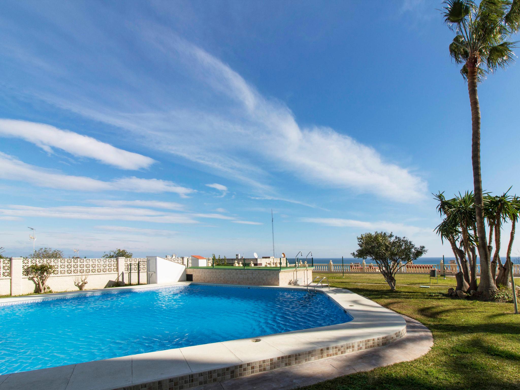 Foto 25 - Appartamento con 2 camere da letto a Torremolinos con piscina e vista mare