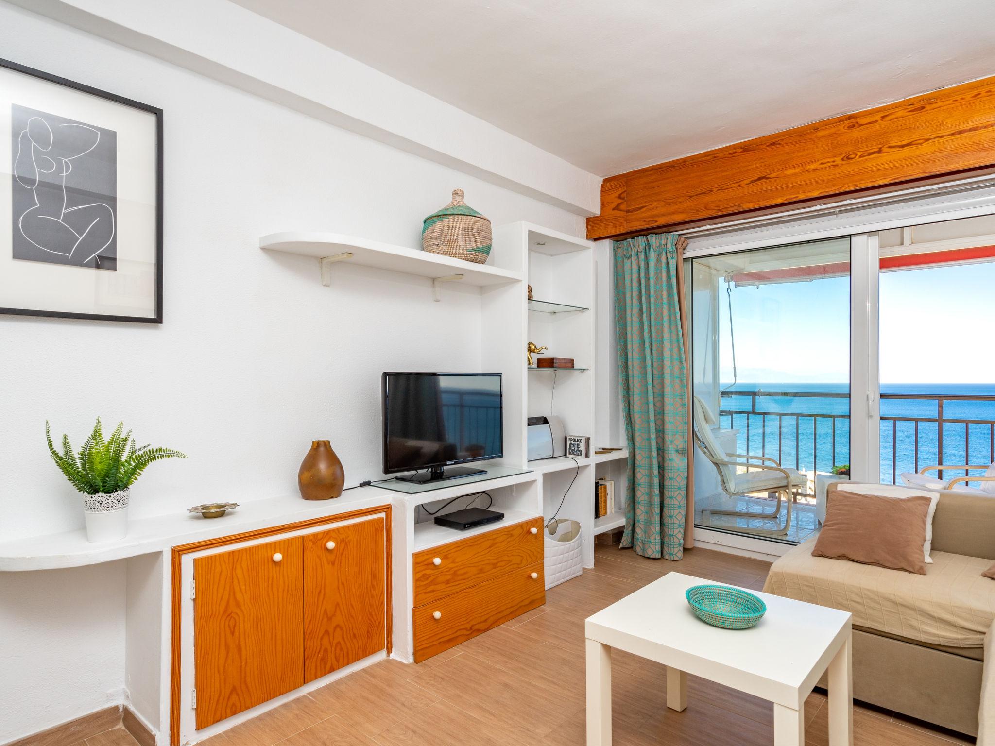 Foto 6 - Apartamento de 2 habitaciones en Torremolinos con piscina y vistas al mar