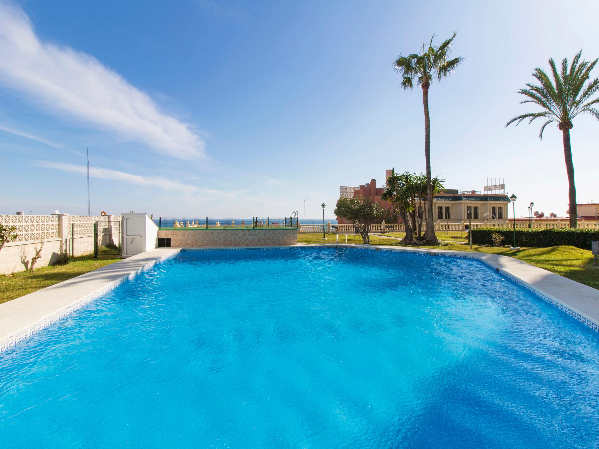 Foto 1 - Apartamento de 2 quartos em Torremolinos com piscina e vistas do mar