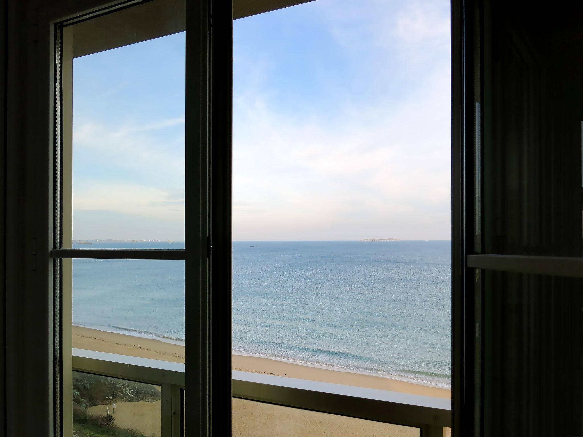 Foto 2 - Apartment mit 2 Schlafzimmern in Saint-Malo mit schwimmbad und blick aufs meer