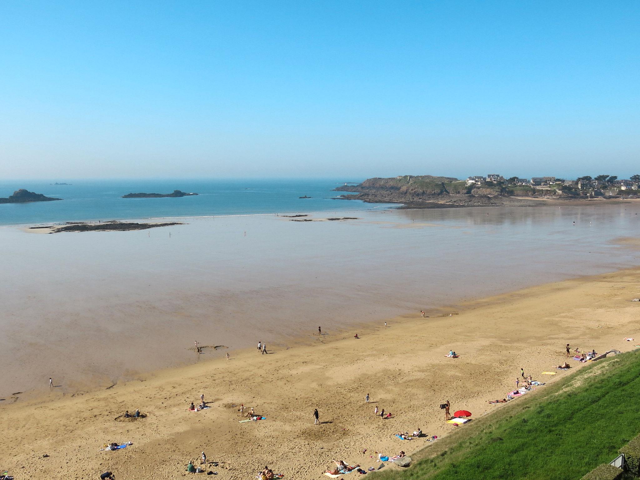 Foto 3 - Appartamento con 2 camere da letto a Saint-Malo con piscina e vista mare