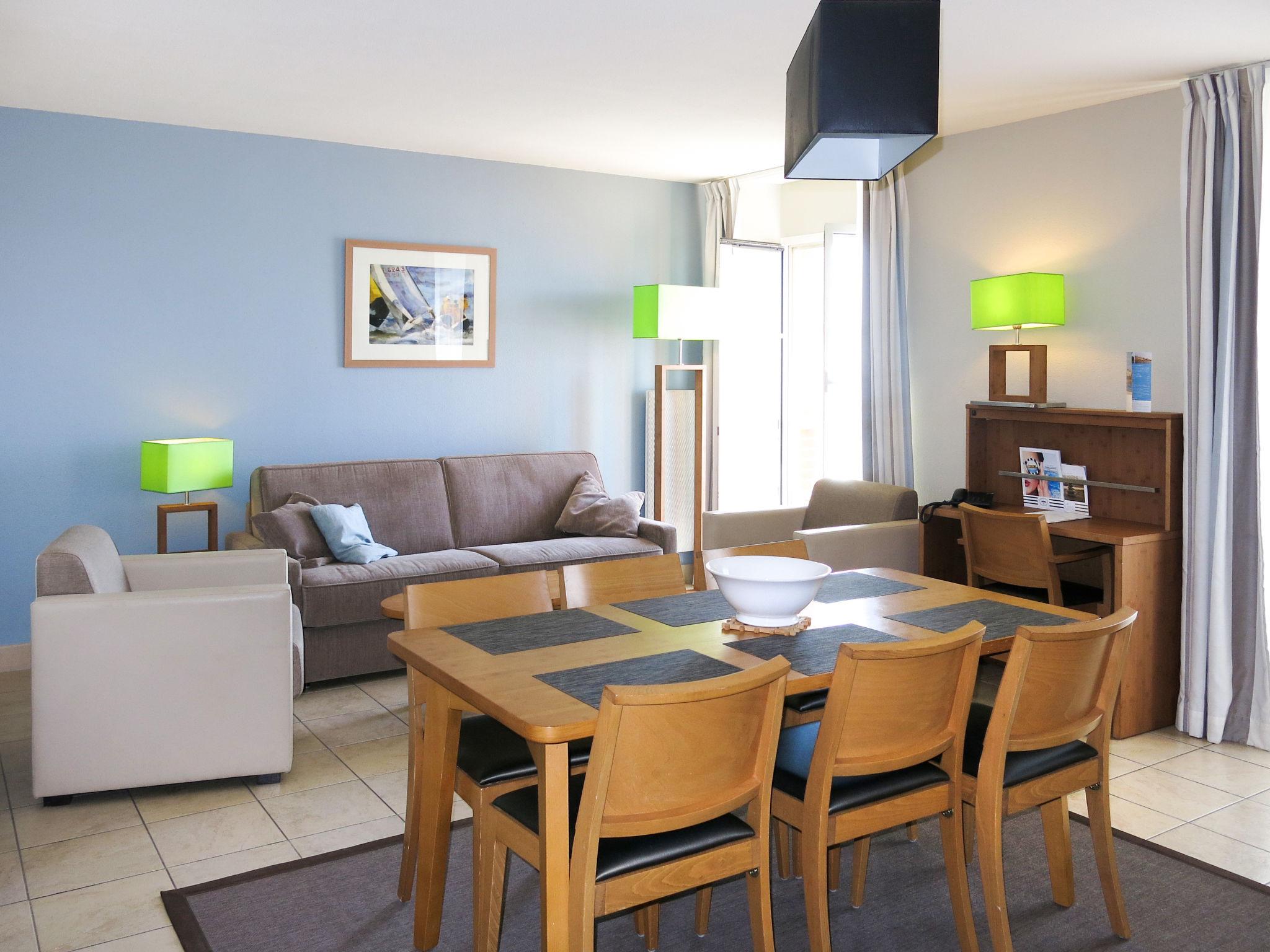 Photo 10 - 2 bedroom Apartment in Saint-Malo with swimming pool and sea view