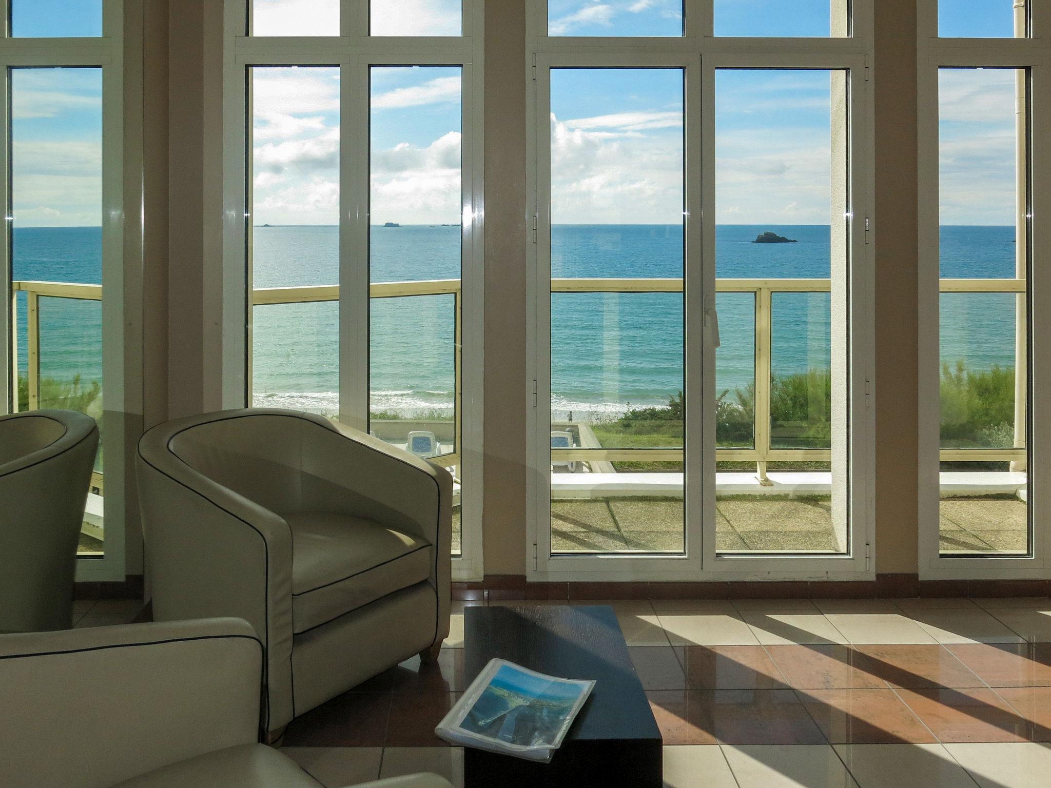 Foto 19 - Appartamento con 1 camera da letto a Saint-Malo con piscina e vista mare