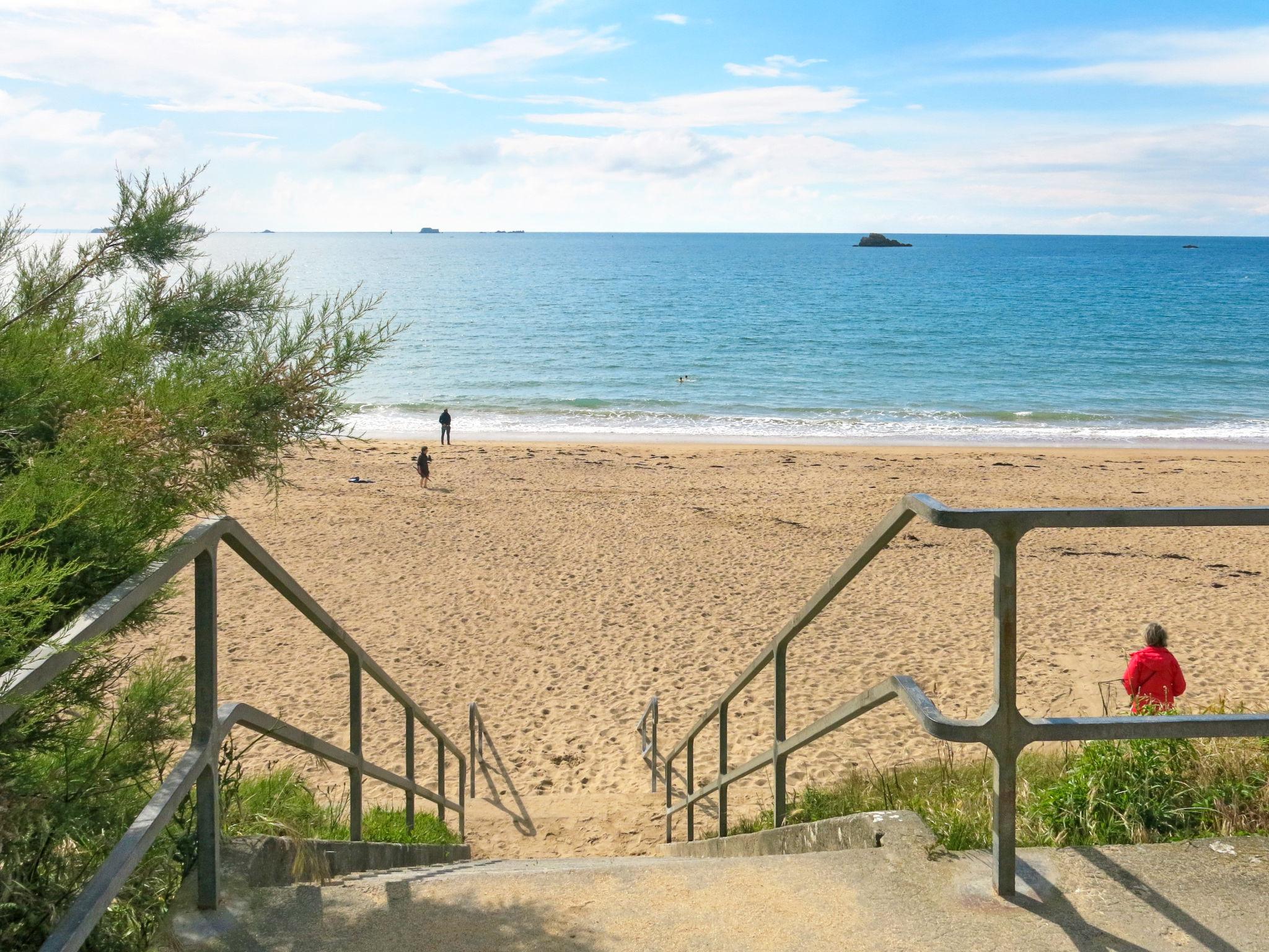 Foto 8 - Apartamento de 1 habitación en Saint-Malo con piscina y vistas al mar