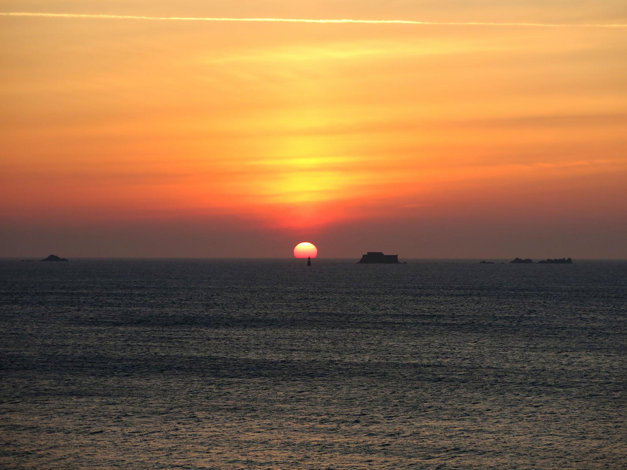 Photo 25 - 2 bedroom Apartment in Saint-Malo with swimming pool and sea view