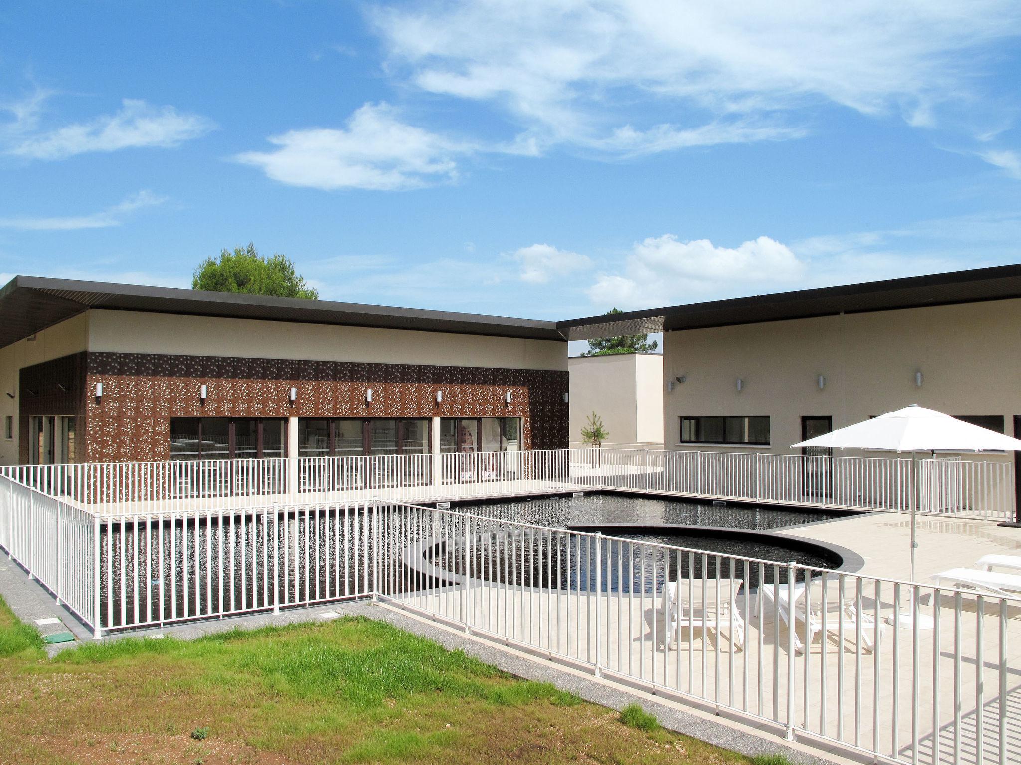 Photo 22 - Appartement de 2 chambres à Remoulins avec piscine et sauna