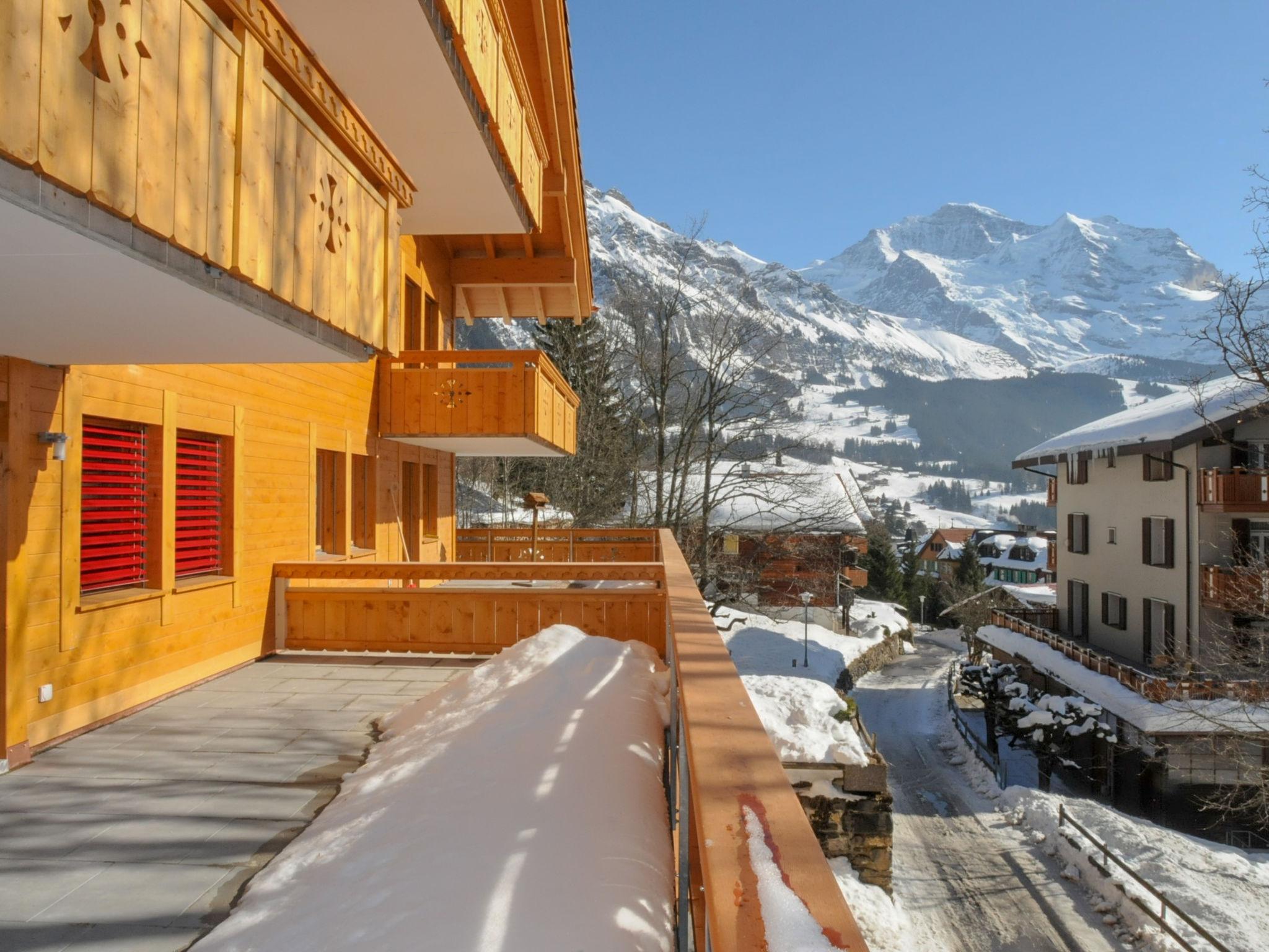 Foto 19 - Appartamento con 2 camere da letto a Lauterbrunnen con terrazza