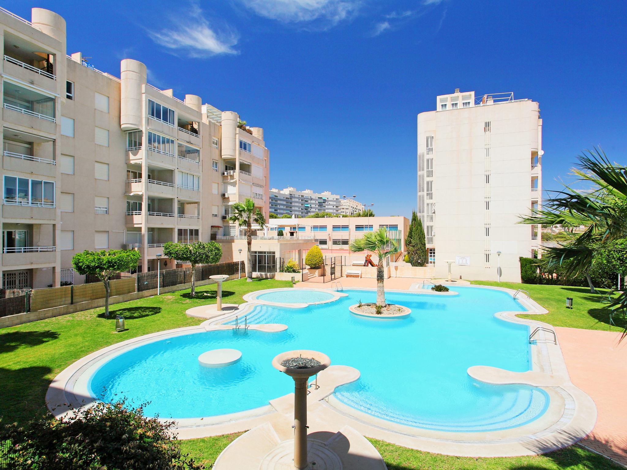 Foto 1 - Apartamento de 2 quartos em El Campello com piscina e vistas do mar