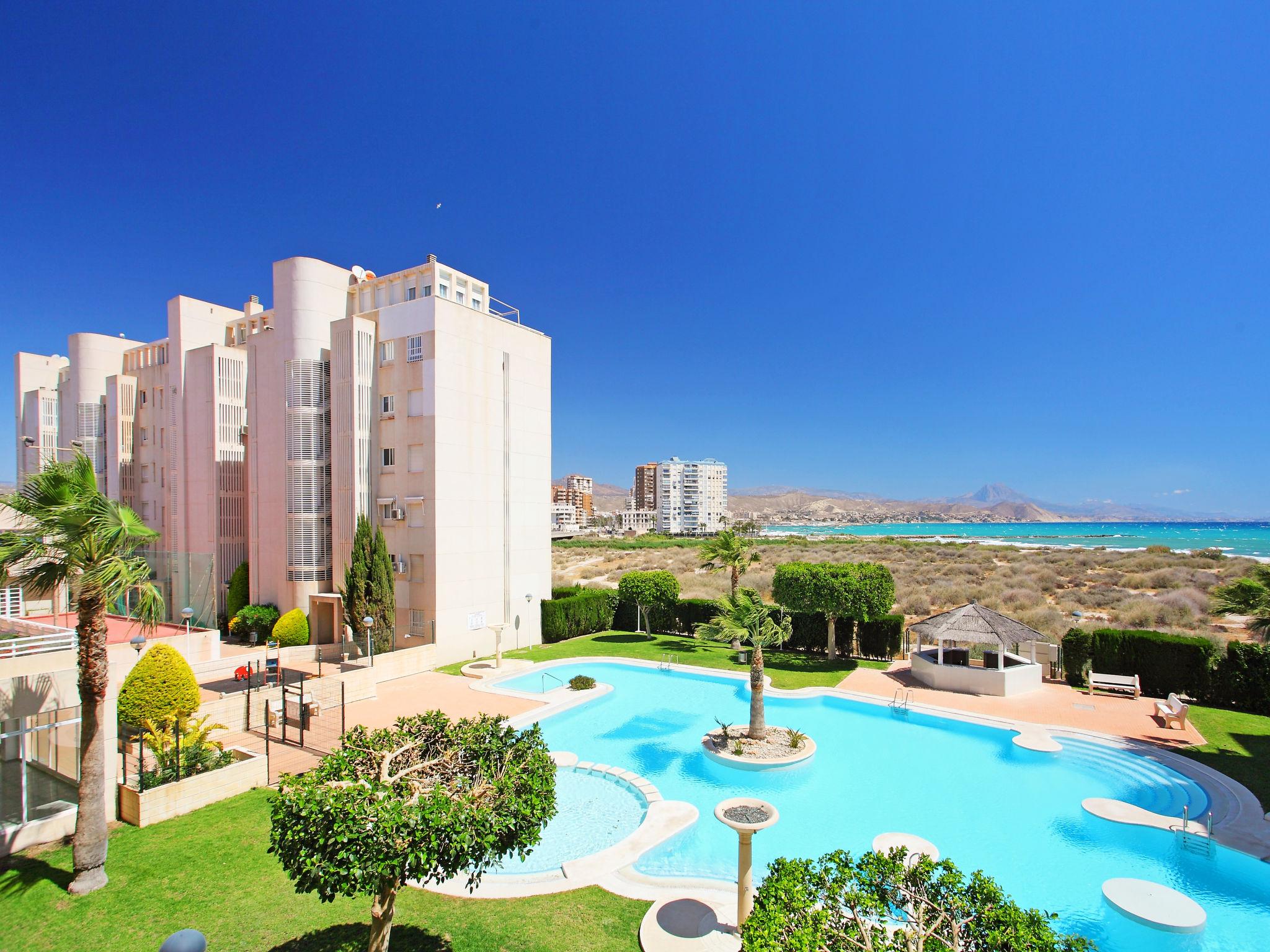 Photo 13 - Appartement de 2 chambres à El Campello avec piscine et vues à la mer