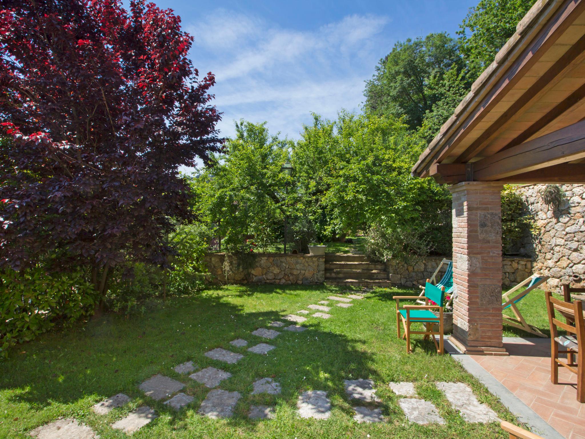 Photo 17 - Maison de 5 chambres à Camaiore avec jardin et terrasse