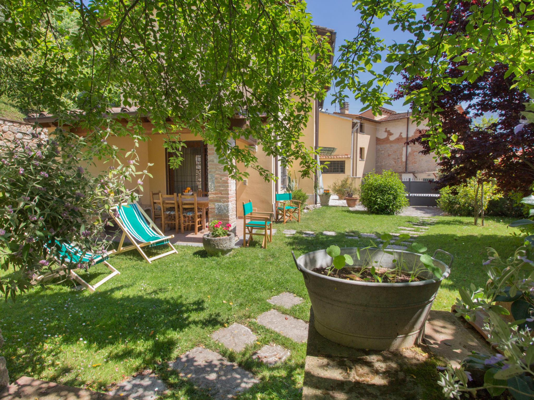 Photo 2 - Maison de 5 chambres à Camaiore avec jardin et vues à la mer