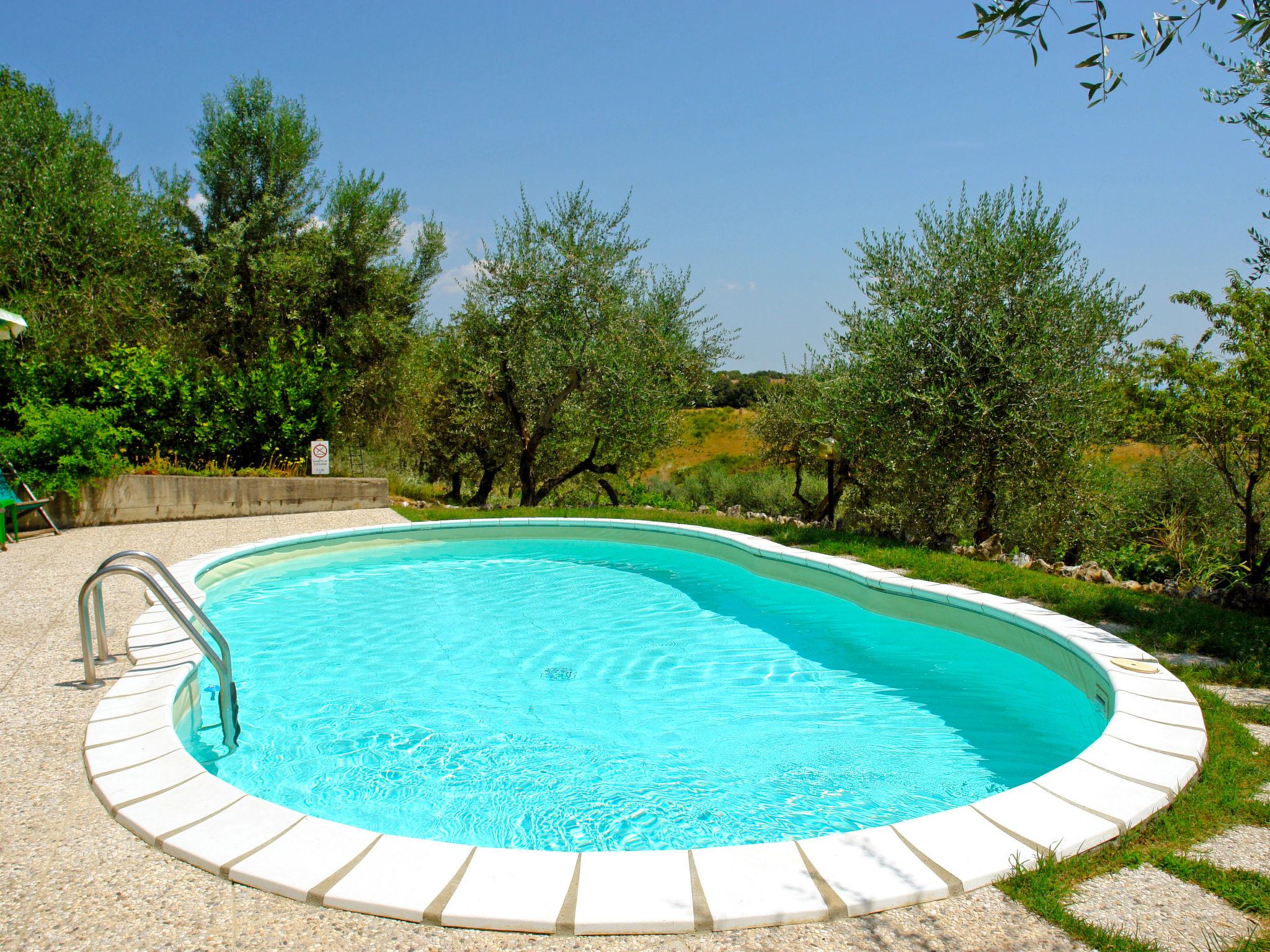 Foto 3 - Apartamento de 1 habitación en Gambassi Terme con piscina y jardín