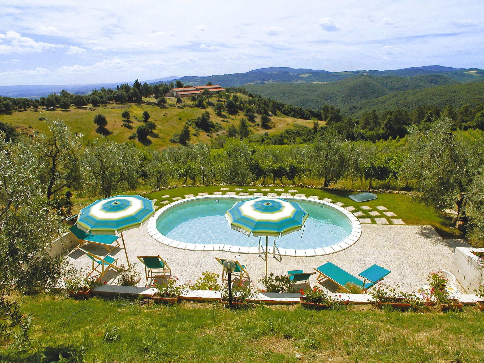 Foto 1 - Apartamento de 1 quarto em Gambassi Terme com piscina e jardim