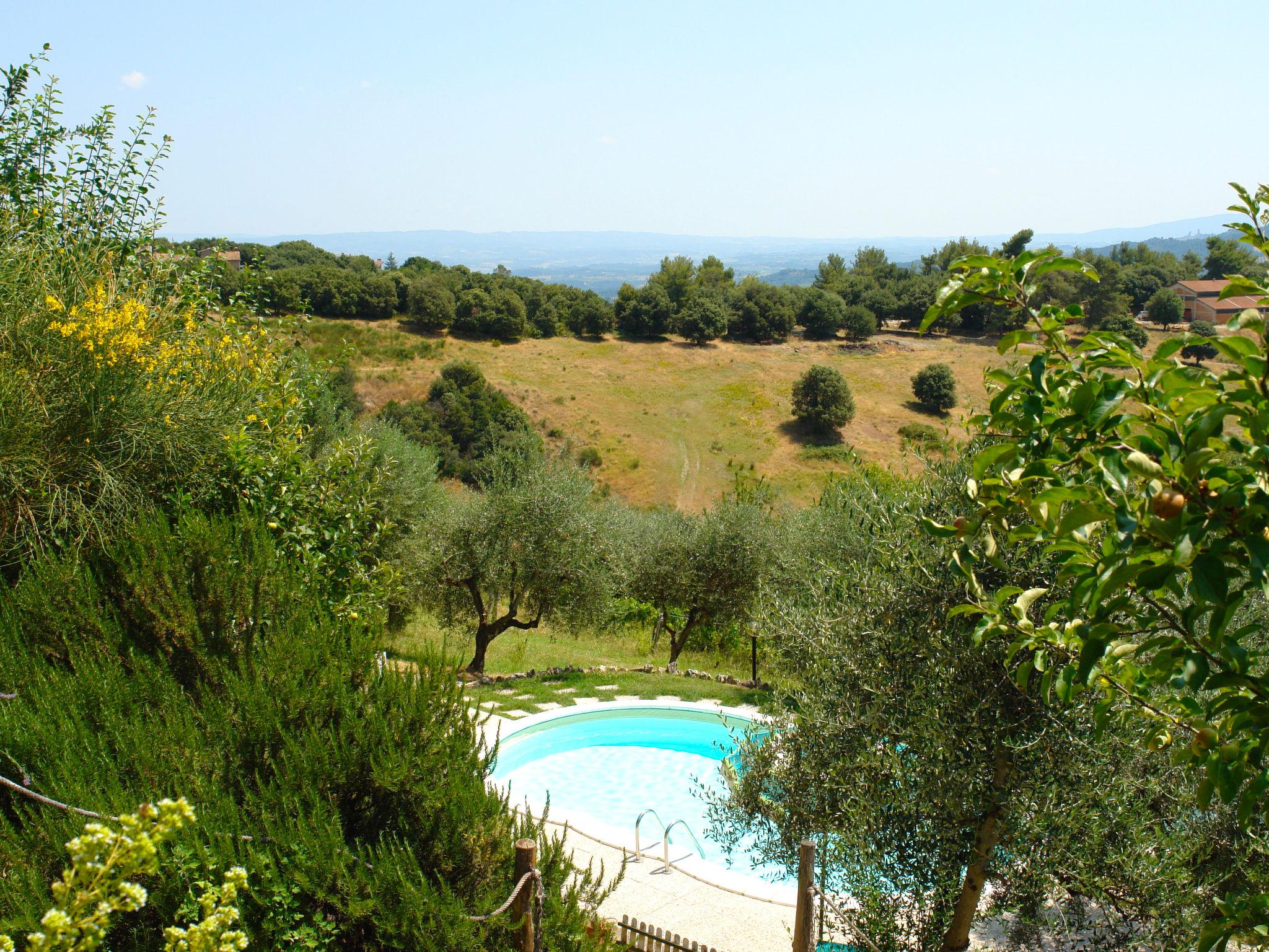 Foto 16 - Appartamento con 1 camera da letto a Gambassi Terme con piscina e giardino