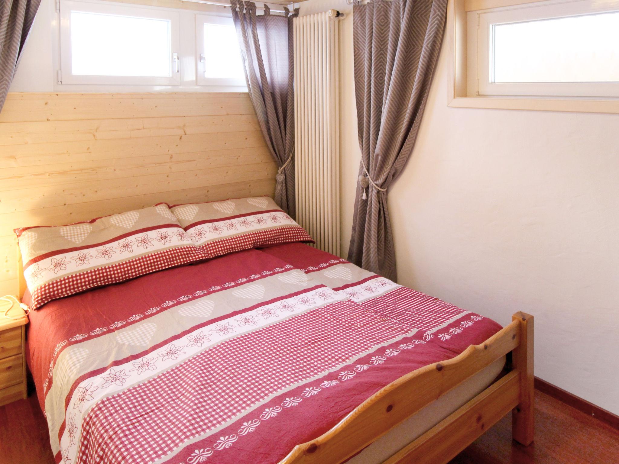 Photo 10 - 4 bedroom Apartment in Val-d'Illiez with terrace and sauna