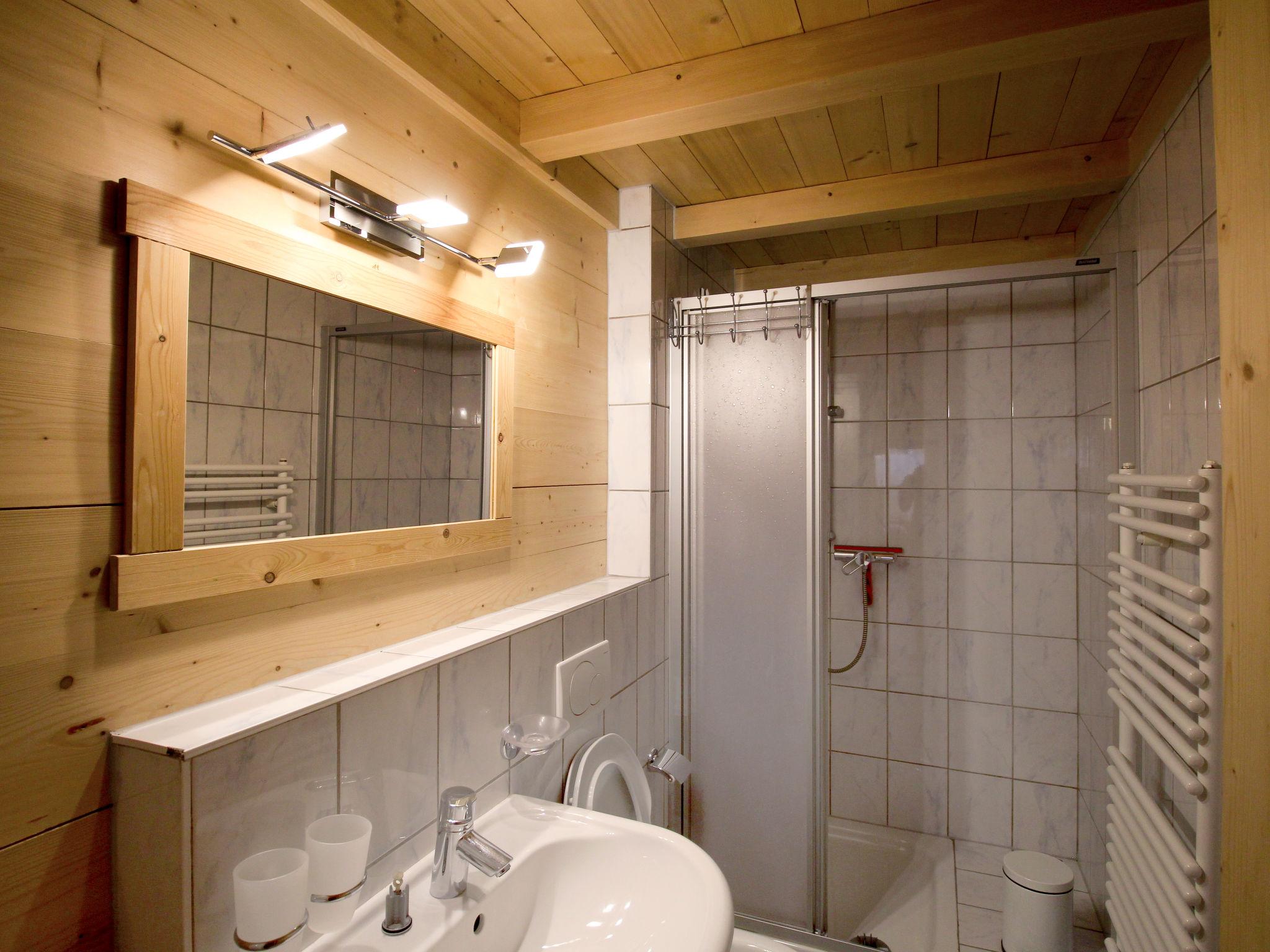 Photo 15 - 4 bedroom Apartment in Val-d'Illiez with terrace and sauna