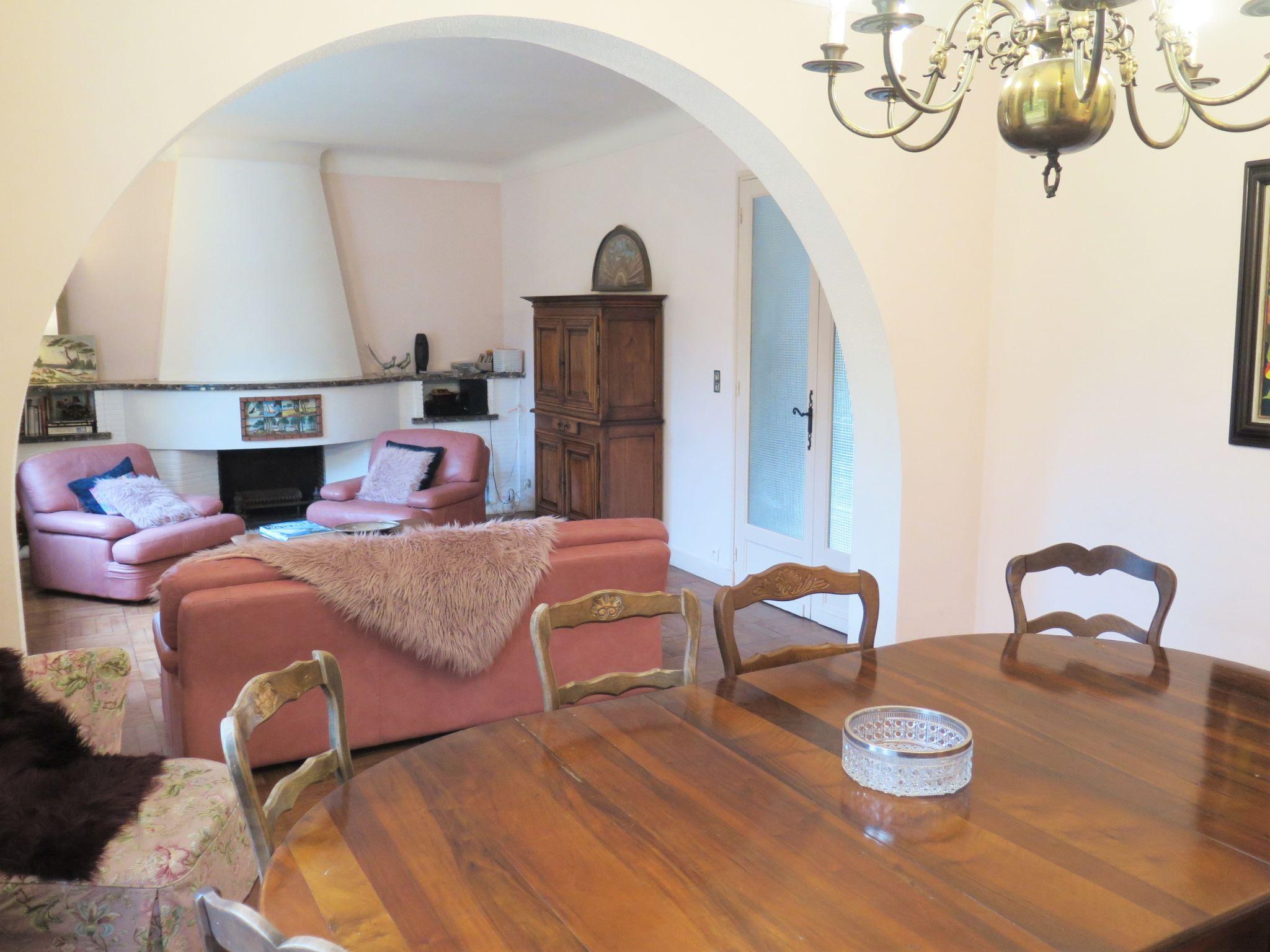 Photo 10 - 5 bedroom House in Saint-Julien-en-Born with private pool and garden