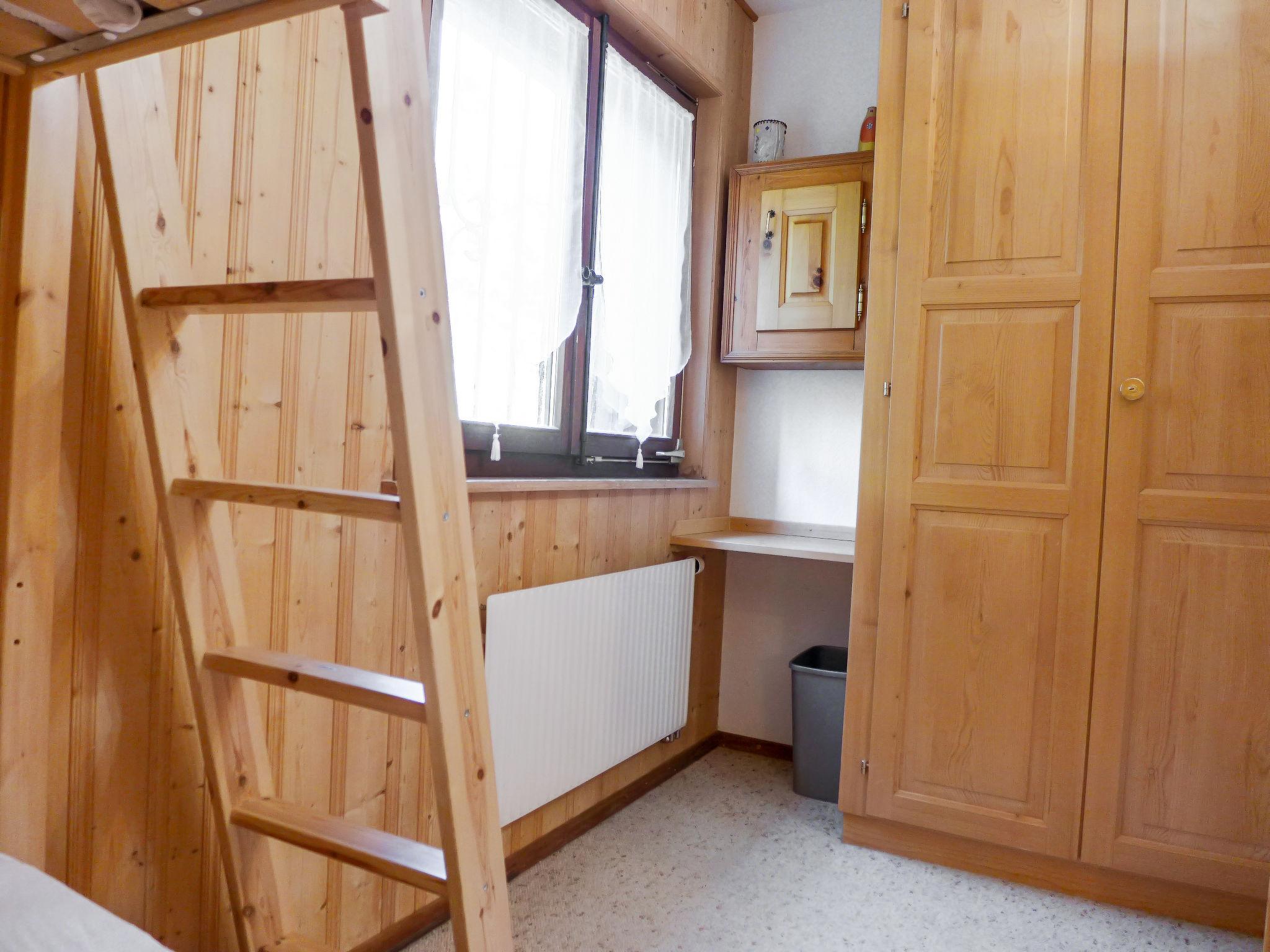 Foto 24 - Appartamento con 3 camere da letto a Ollon con sauna e vista sulle montagne
