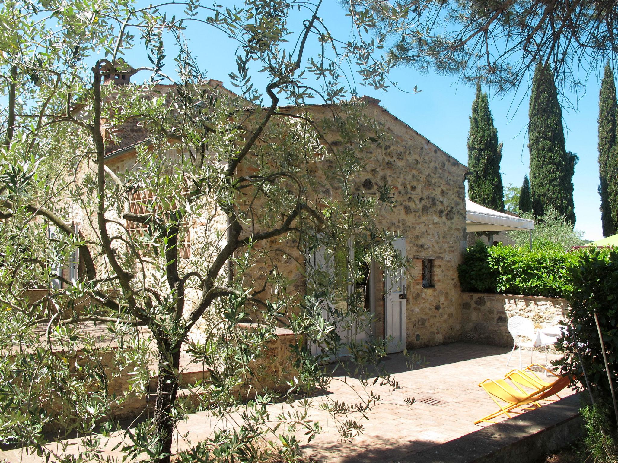 Photo 7 - Maison de 1 chambre à Poggibonsi avec piscine et jardin