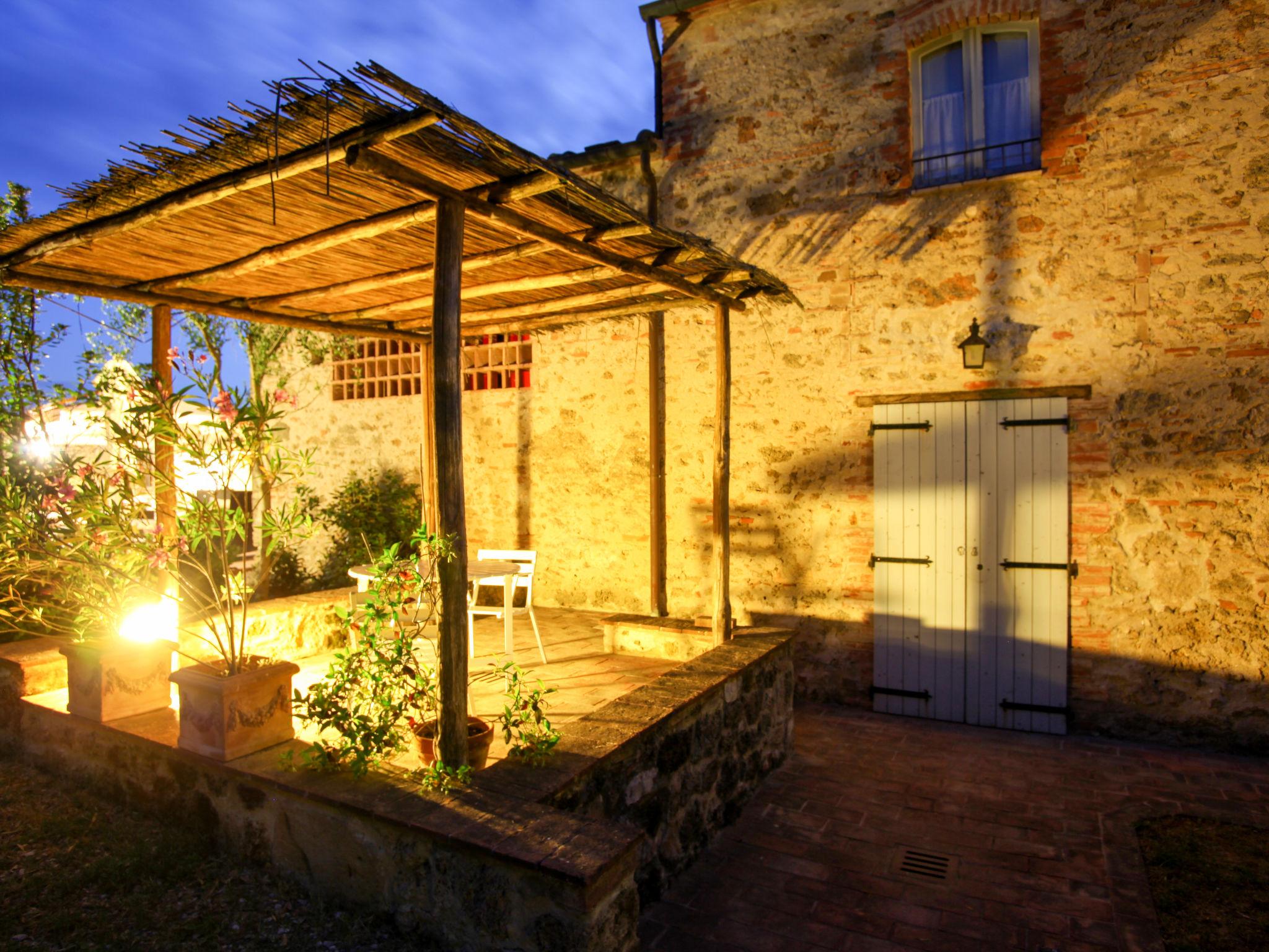 Foto 8 - Casa con 1 camera da letto a Poggibonsi con piscina e giardino