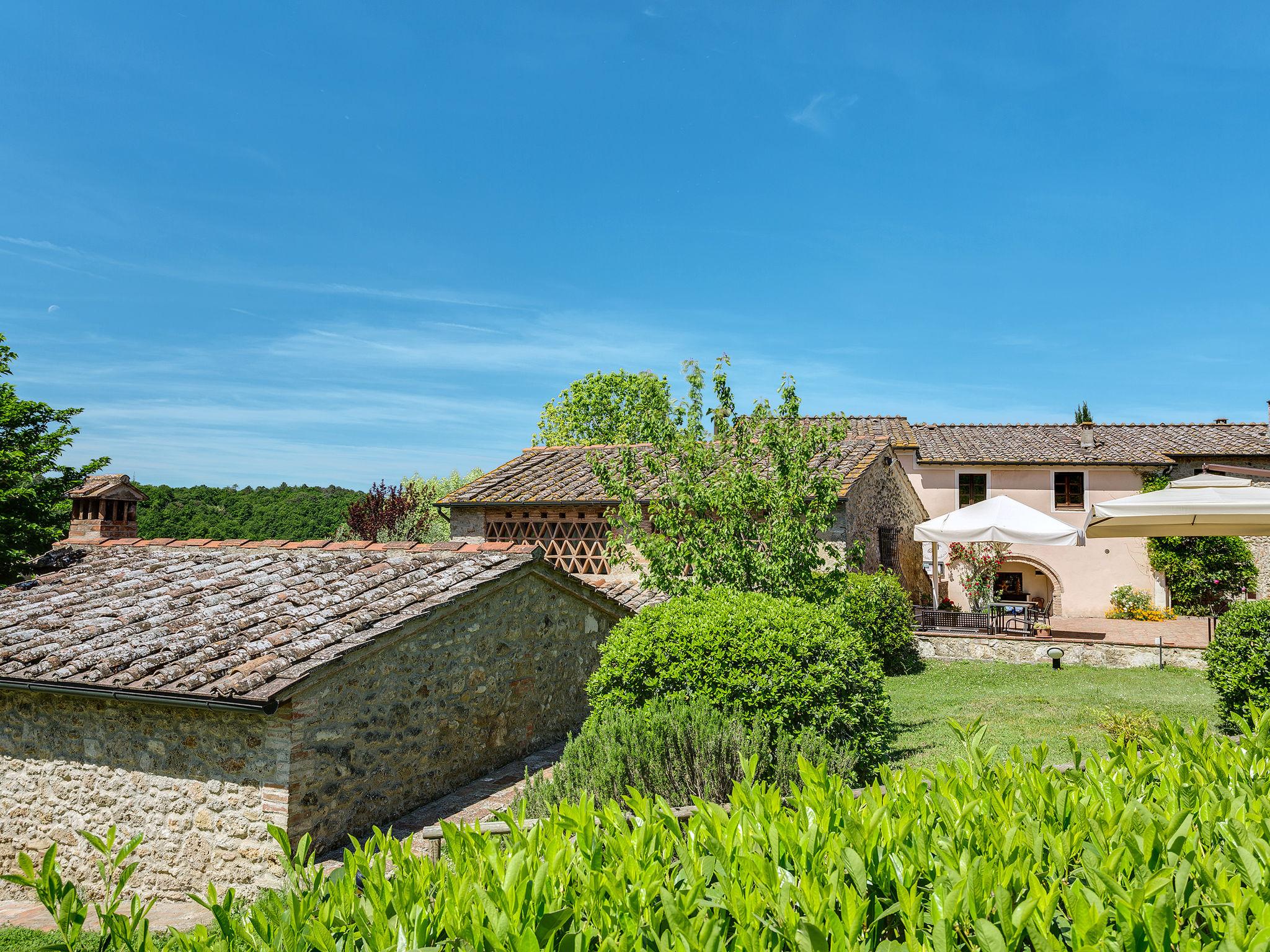 Foto 6 - Casa de 2 quartos em Poggibonsi com piscina e jardim