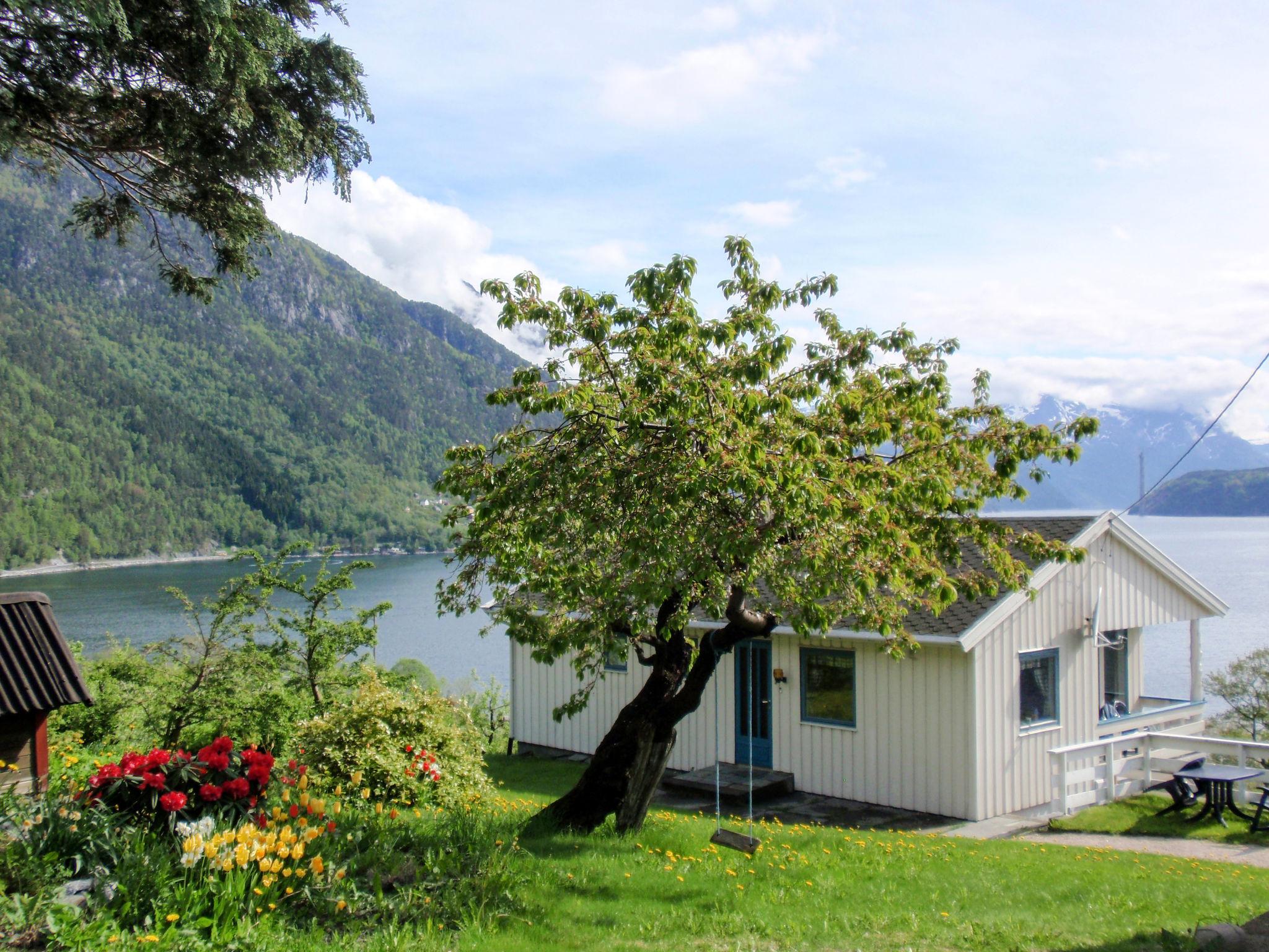 Foto 1 - Casa con 3 camere da letto a Djønno con giardino e terrazza