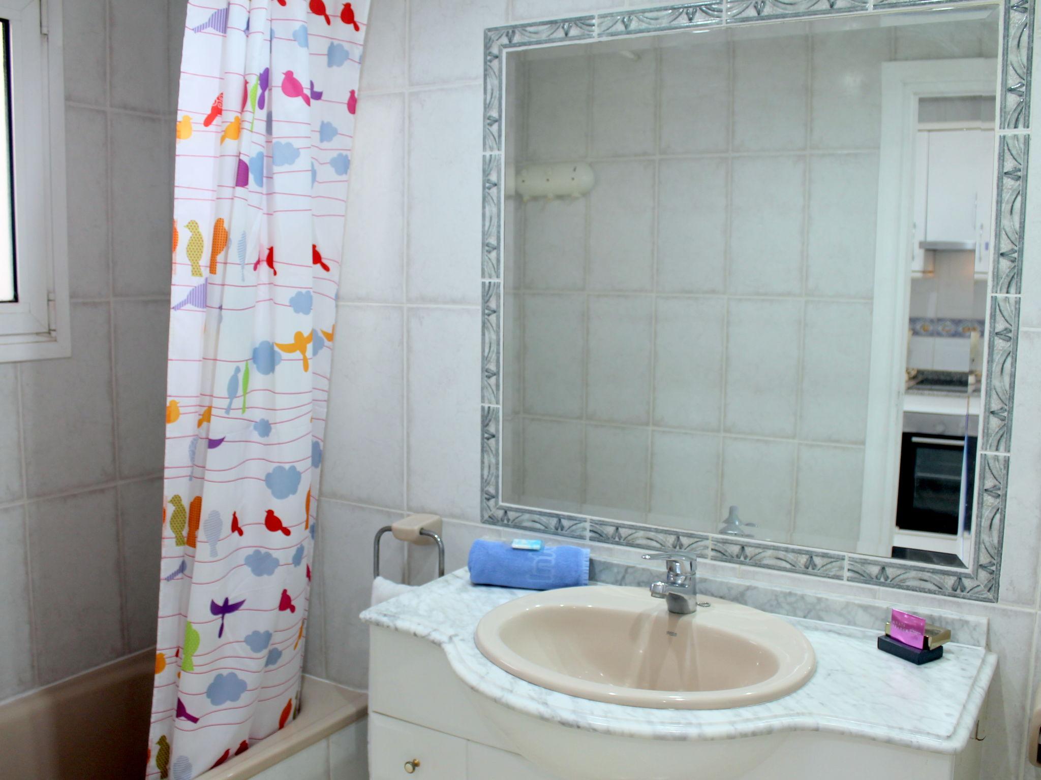 Foto 12 - Apartment mit 1 Schlafzimmer in Benidorm mit schwimmbad und blick aufs meer