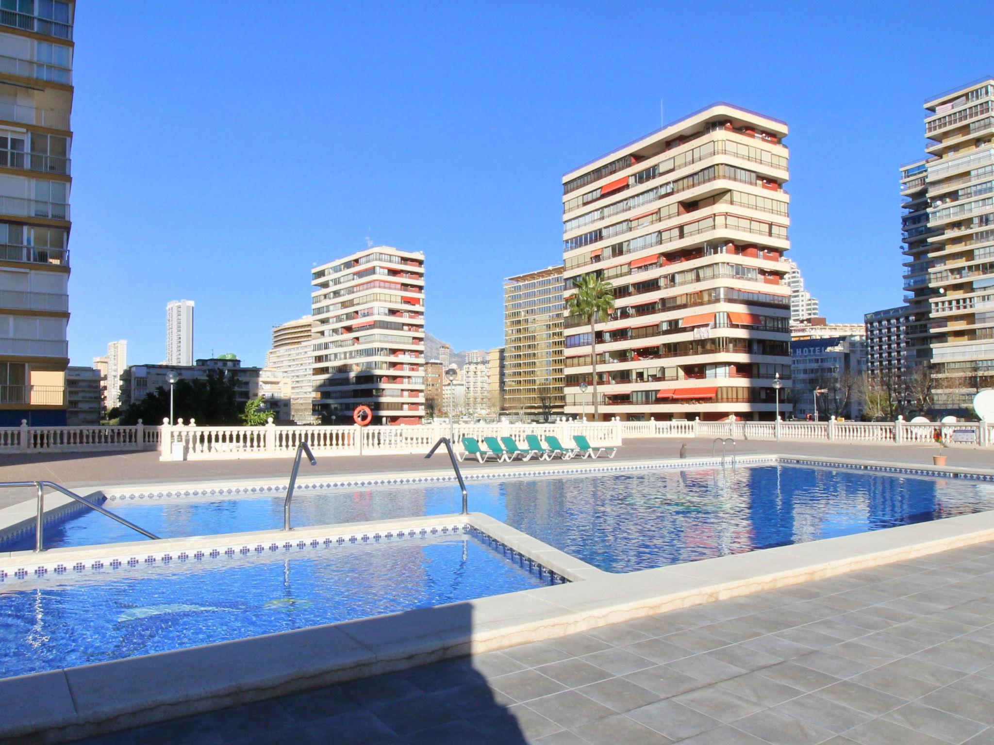 Foto 3 - Appartamento con 1 camera da letto a Benidorm con piscina