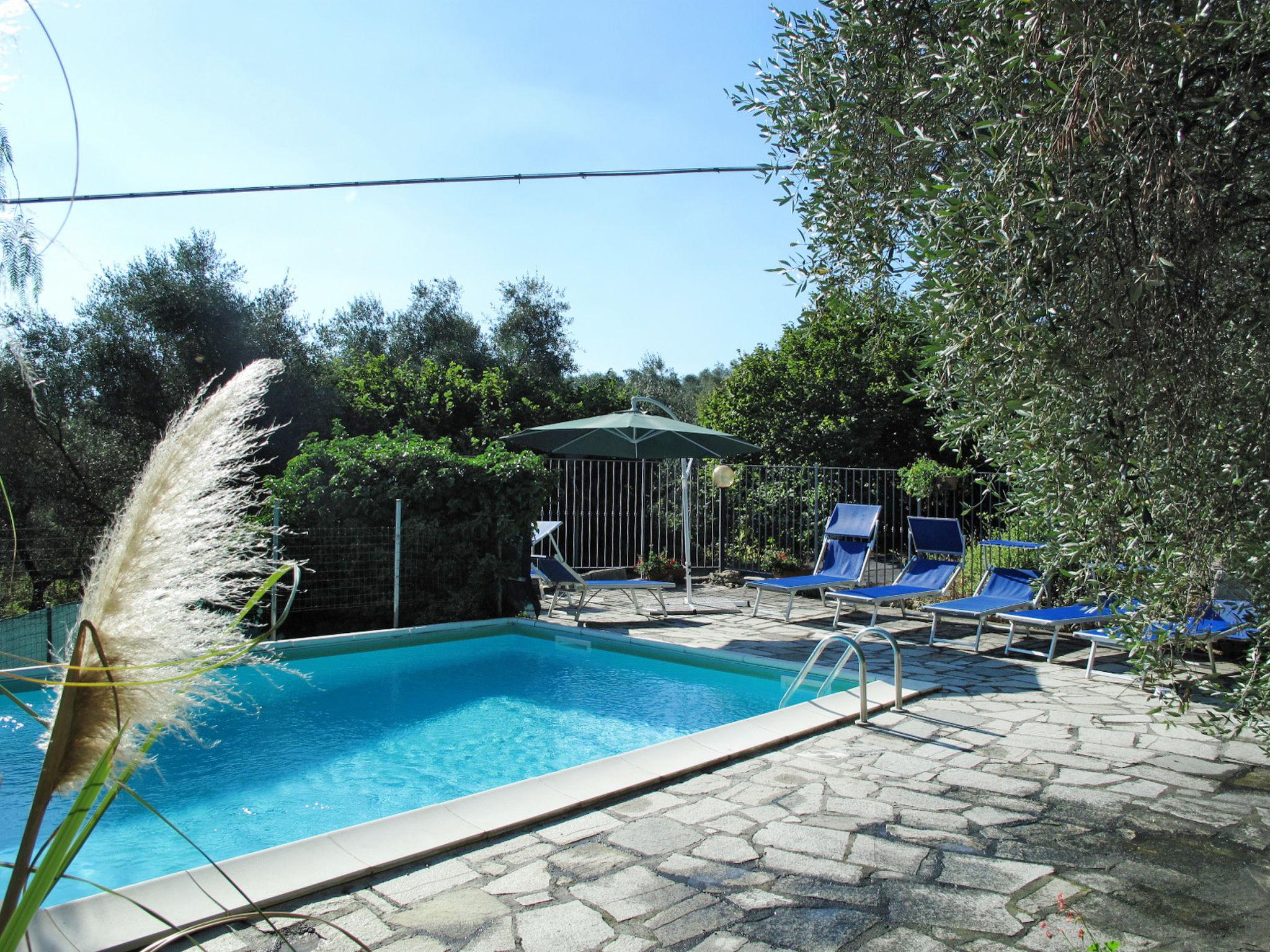 Foto 2 - Casa de 2 quartos em Dolcedo com piscina e terraço