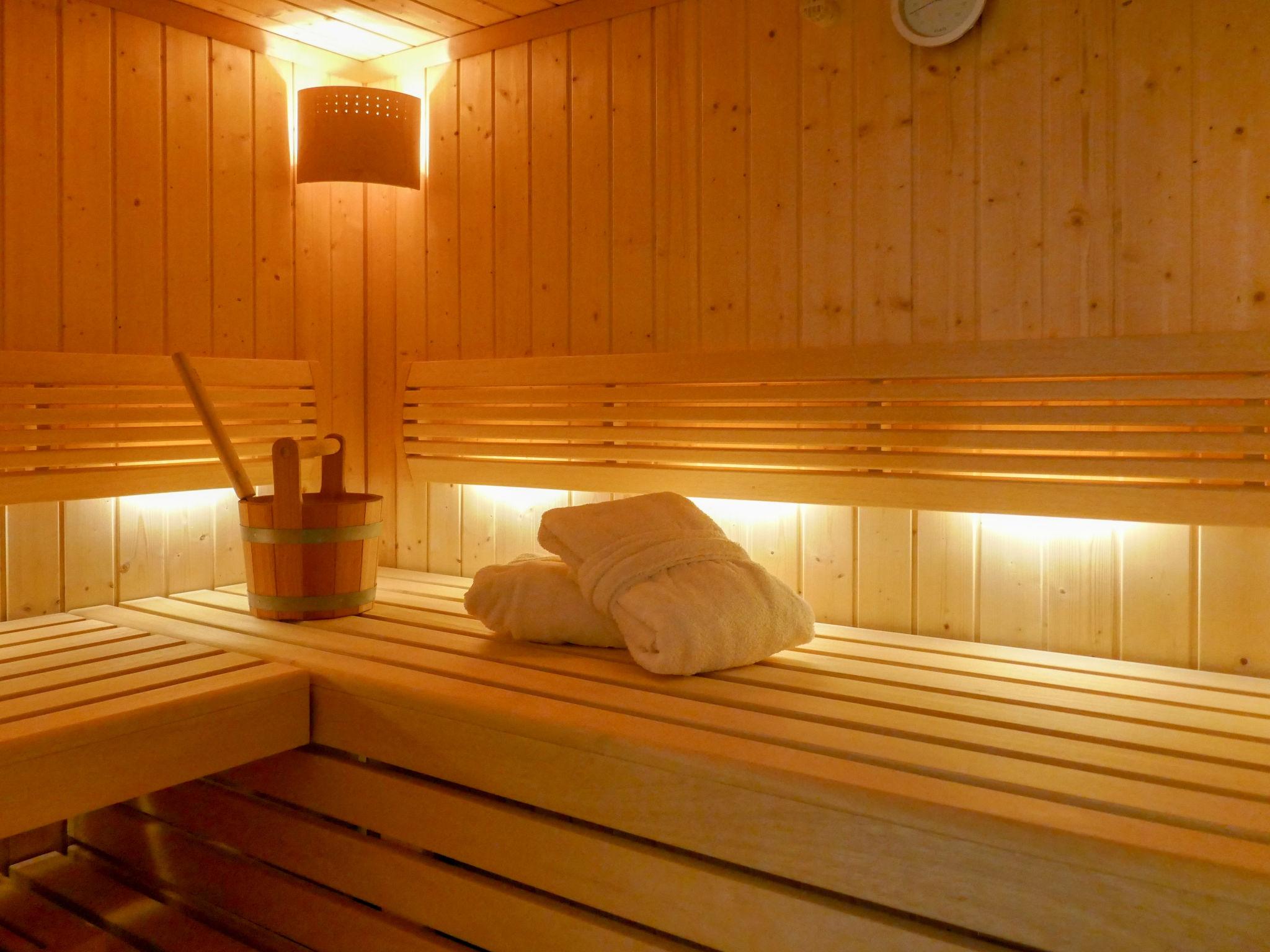 Foto 4 - Casa de 2 quartos em Blenio com jardim e sauna