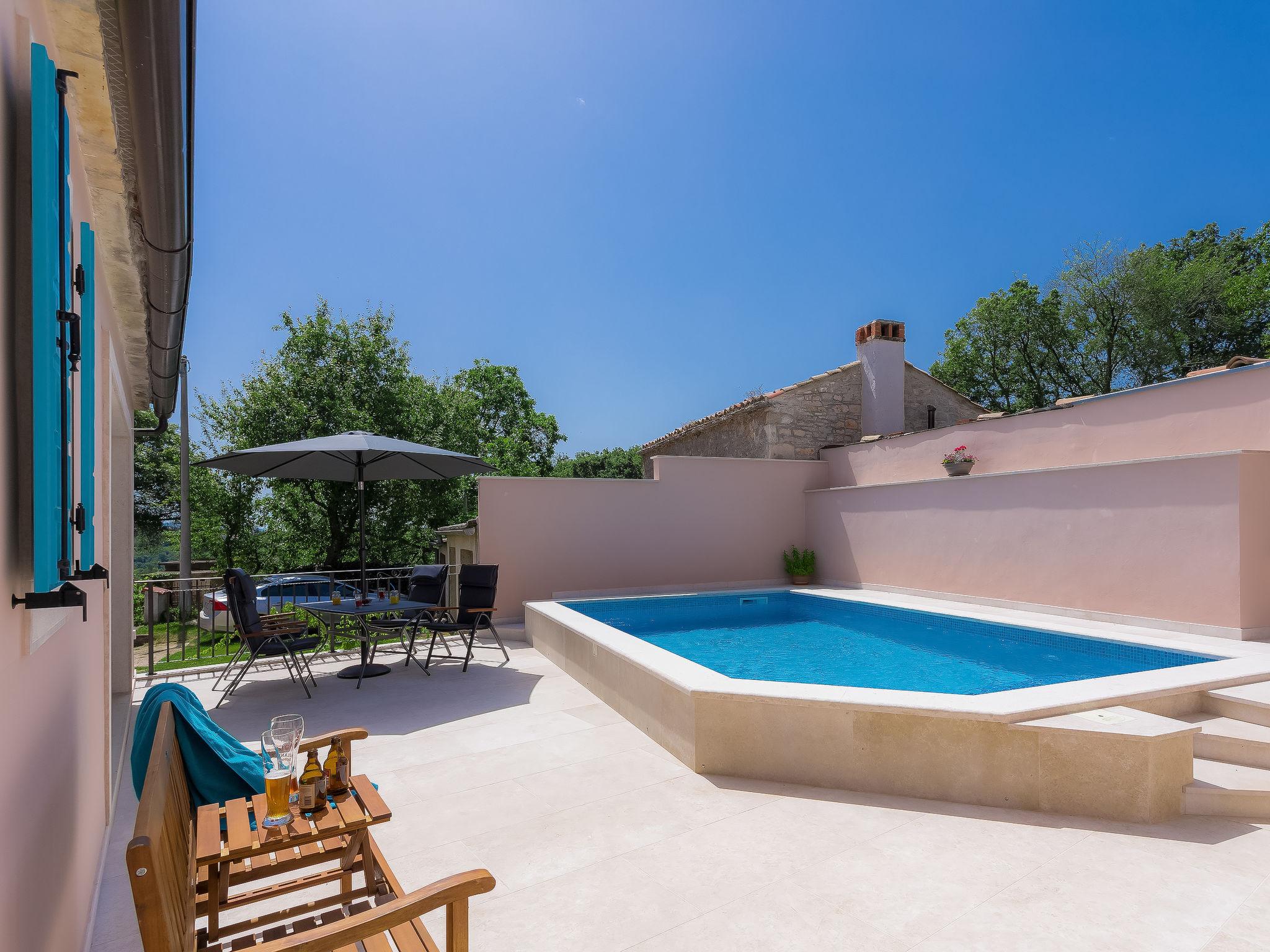 Photo 42 - Maison de 2 chambres à Barban avec piscine privée et vues à la mer