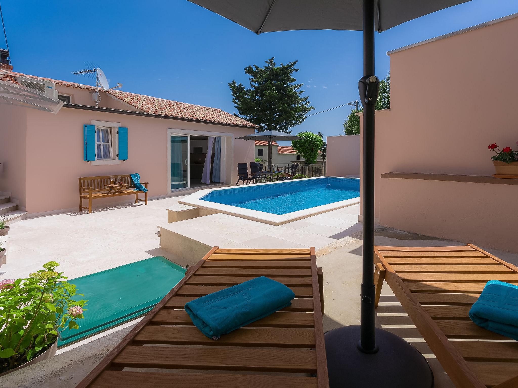 Photo 6 - Maison de 2 chambres à Barban avec piscine privée et jardin