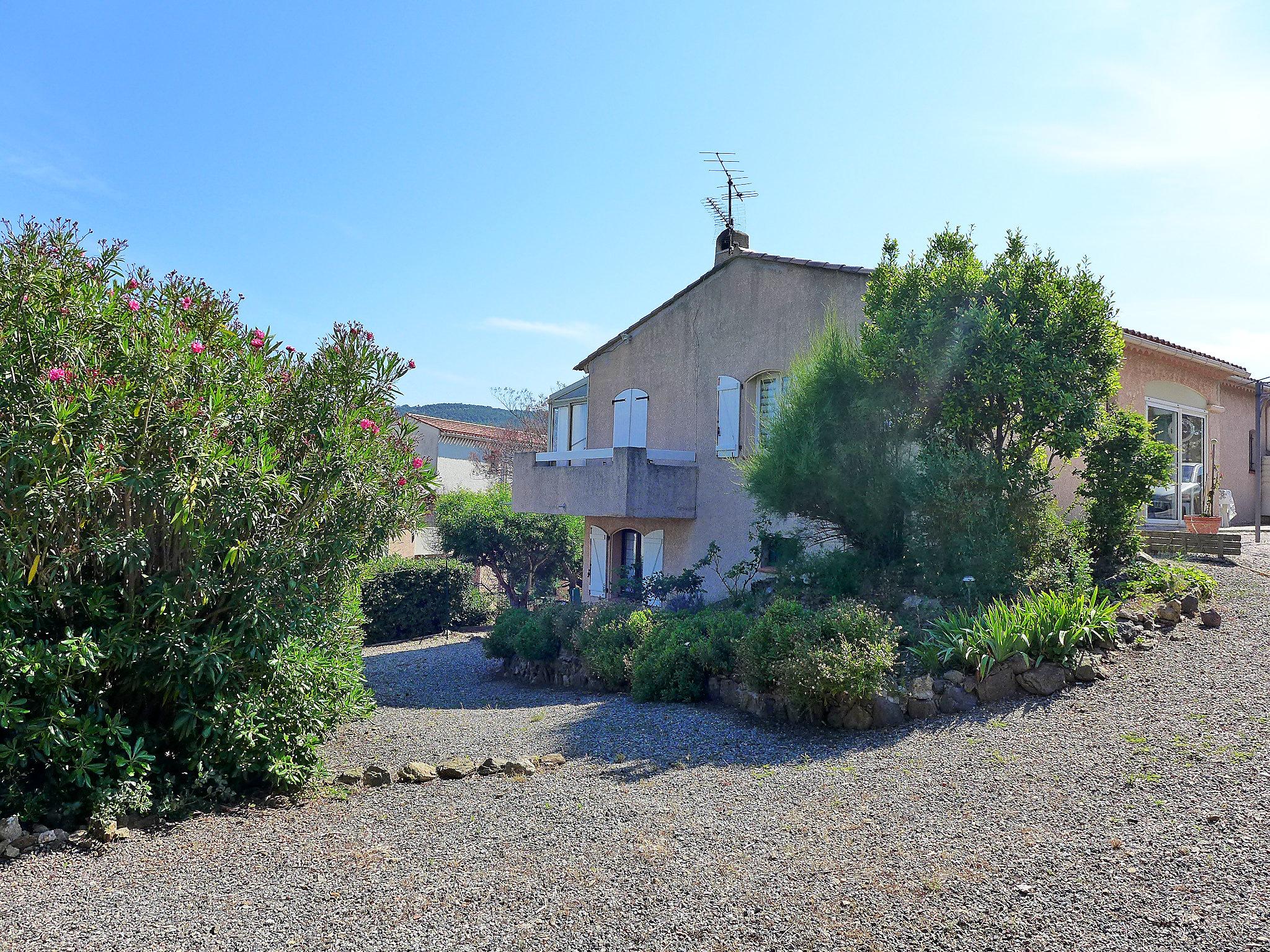 Foto 17 - Apartment mit 1 Schlafzimmer in Roquebrune-sur-Argens mit garten und blick aufs meer