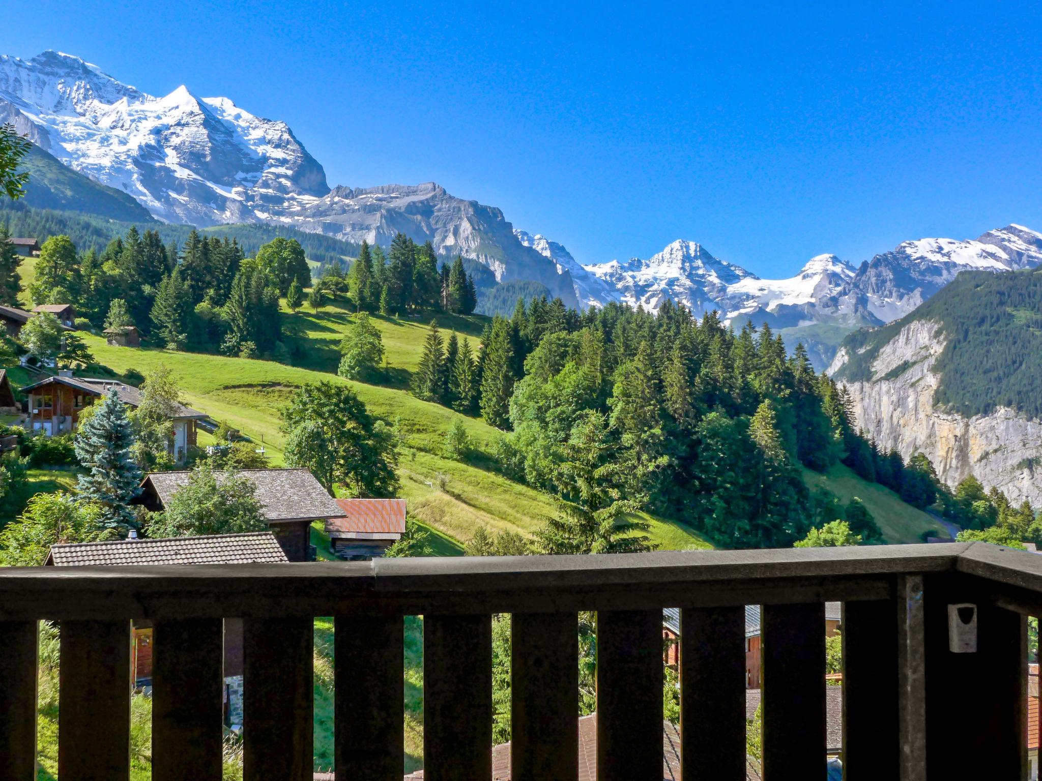 Foto 4 - Apartment mit 2 Schlafzimmern in Lauterbrunnen mit blick auf die berge