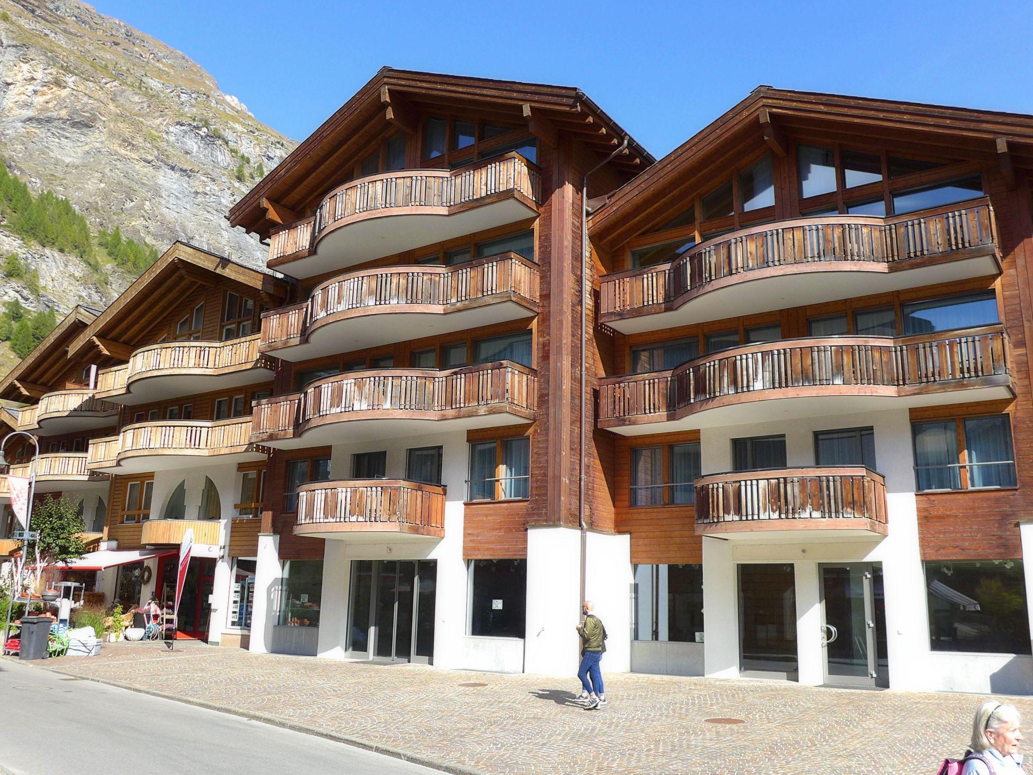 Foto 1 - Apartamento de 1 habitación en Zermatt con vistas a la montaña