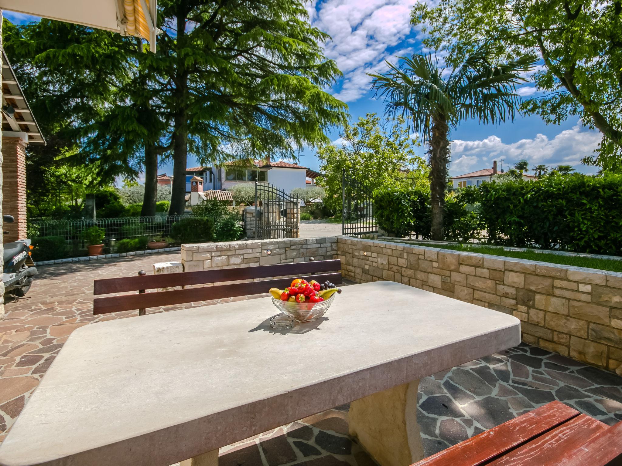 Photo 9 - Appartement de 1 chambre à Umag avec piscine et jardin