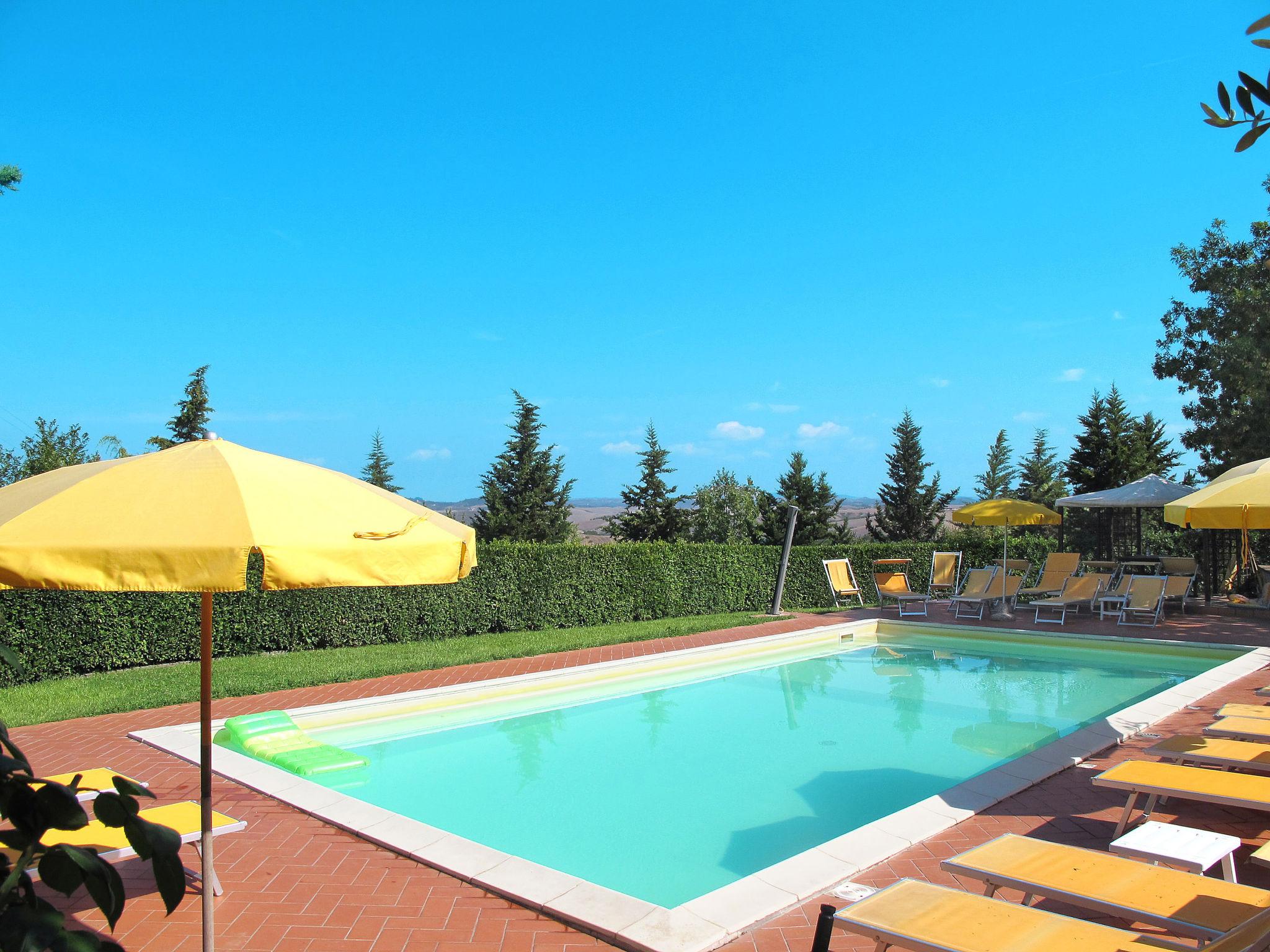 Photo 4 - 1 bedroom Apartment in Lajatico with swimming pool and garden
