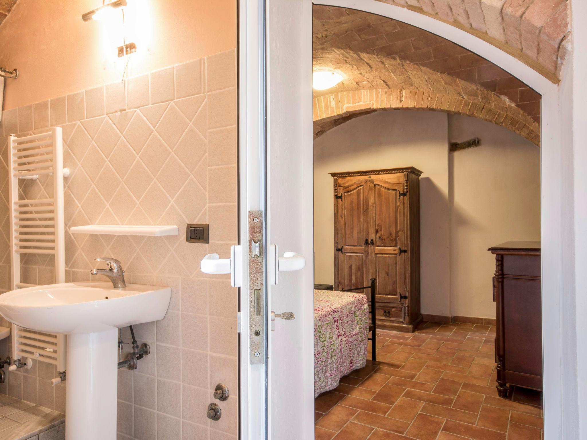 Foto 12 - Apartamento de 1 habitación en Volterra