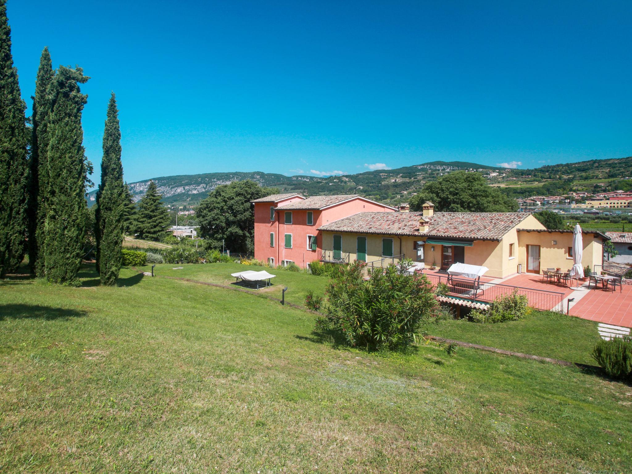 Foto 21 - Appartamento con 2 camere da letto a Garda con piscina e giardino